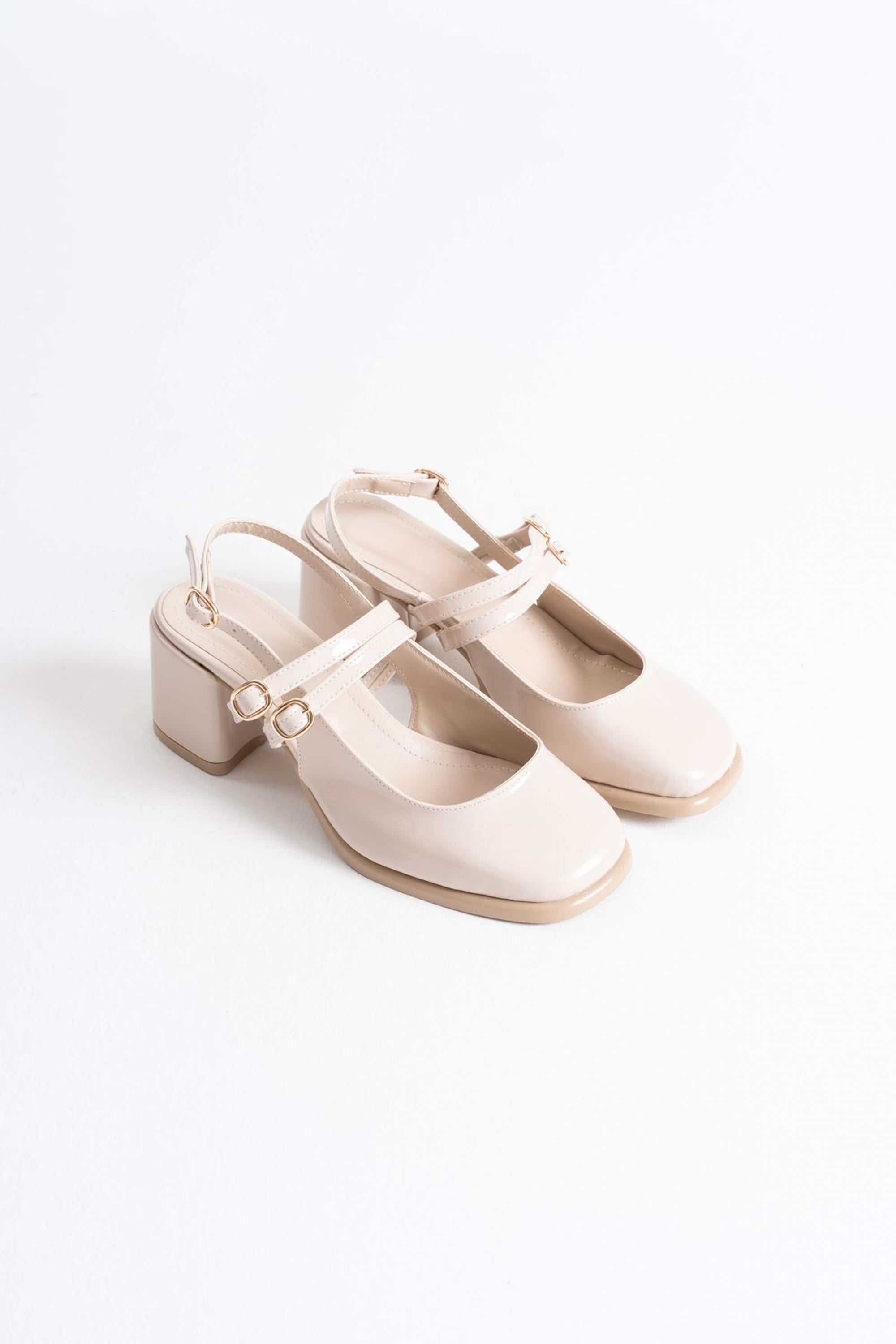 Milane Kadın Toka Detaylı Rugan Kalın Topuklu Ayakkabı - Bej