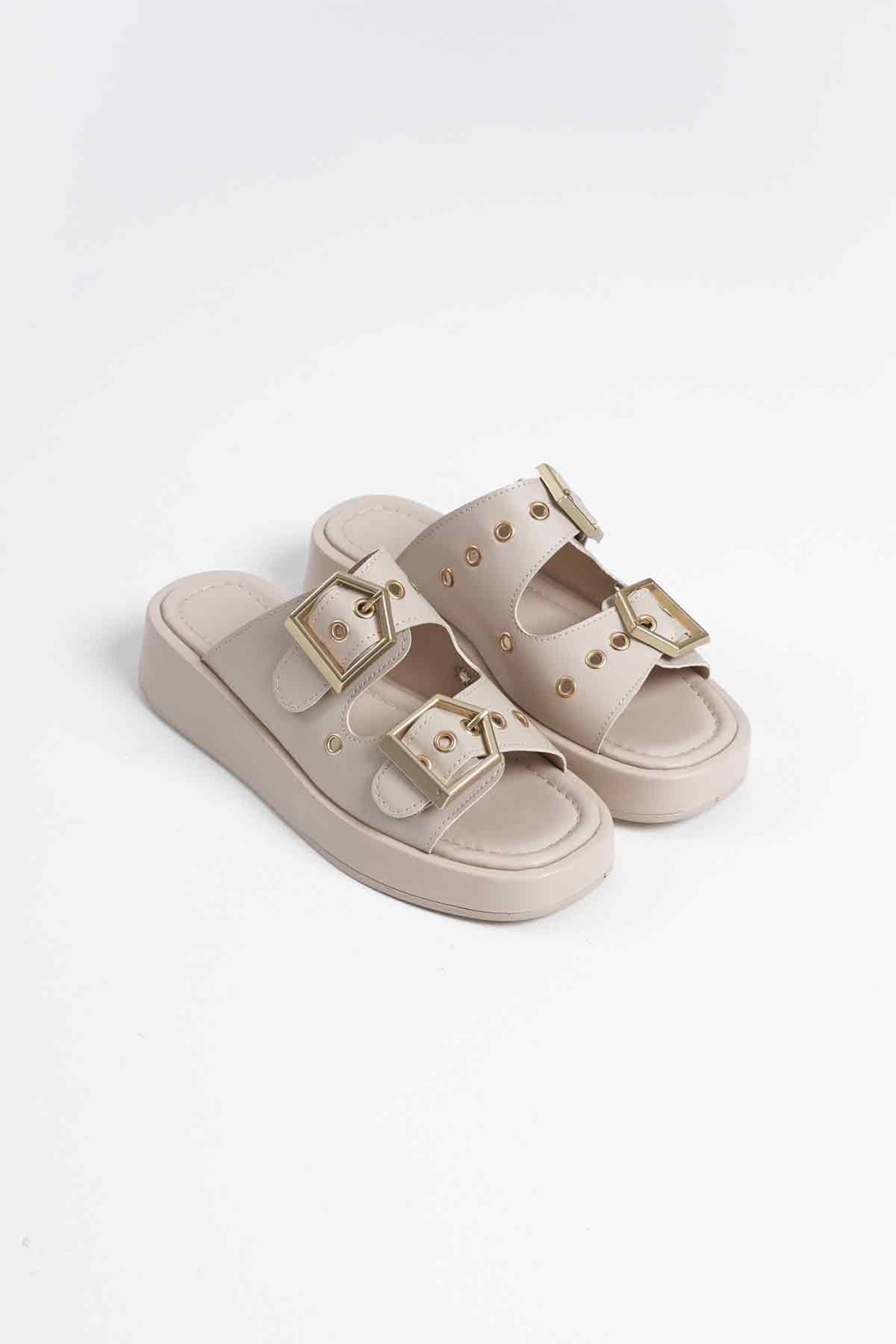 Breeva Çift Altın Rengi Toka Detaylı Cilt Terlik - Bej