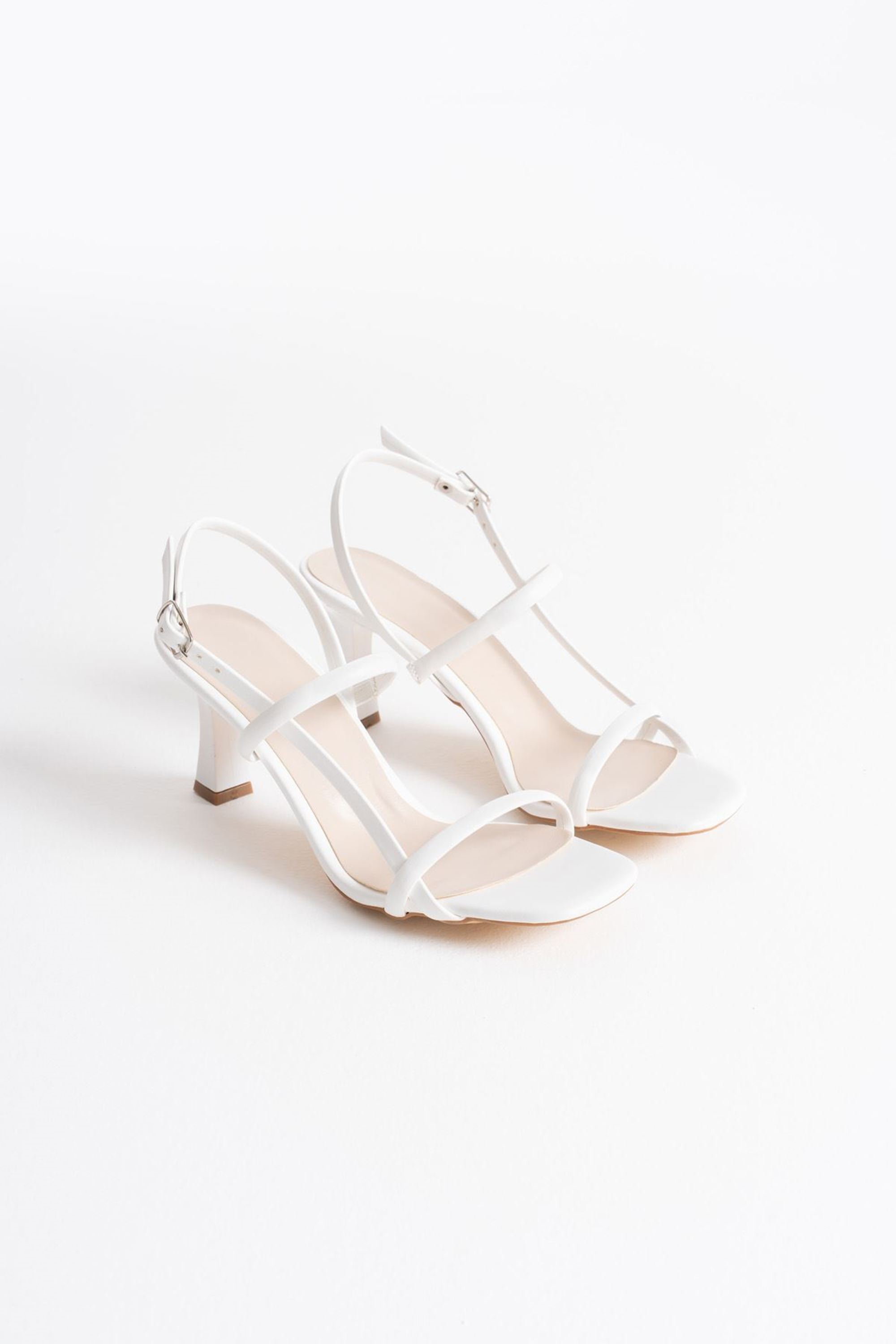 Lumera Kadın Rugan Abiye Topuklu Sandalet Ayakkabı - Beyaz