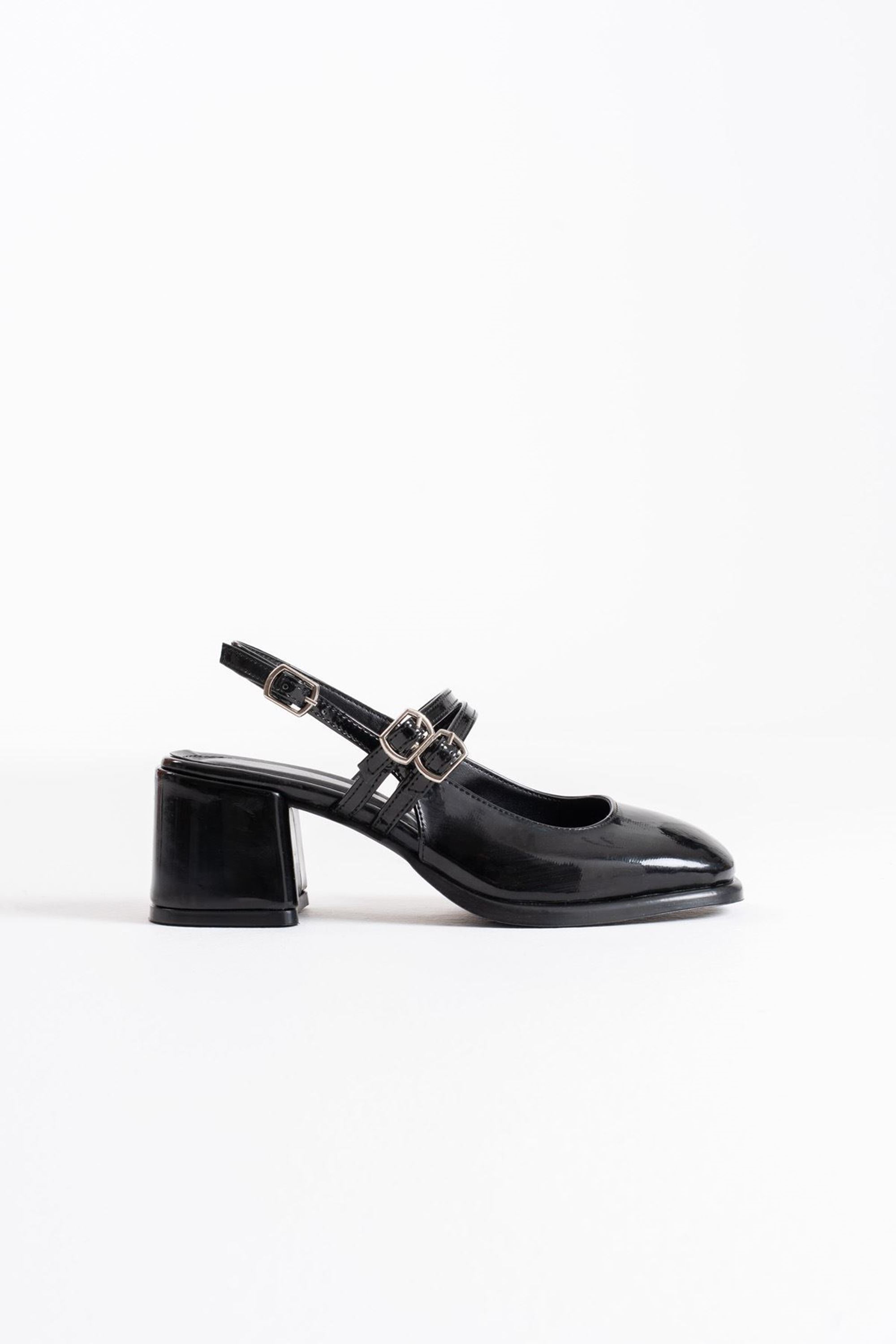 Milane Kadın Toka Detaylı Rugan Kalın Topuklu Ayakkabı - Siyah