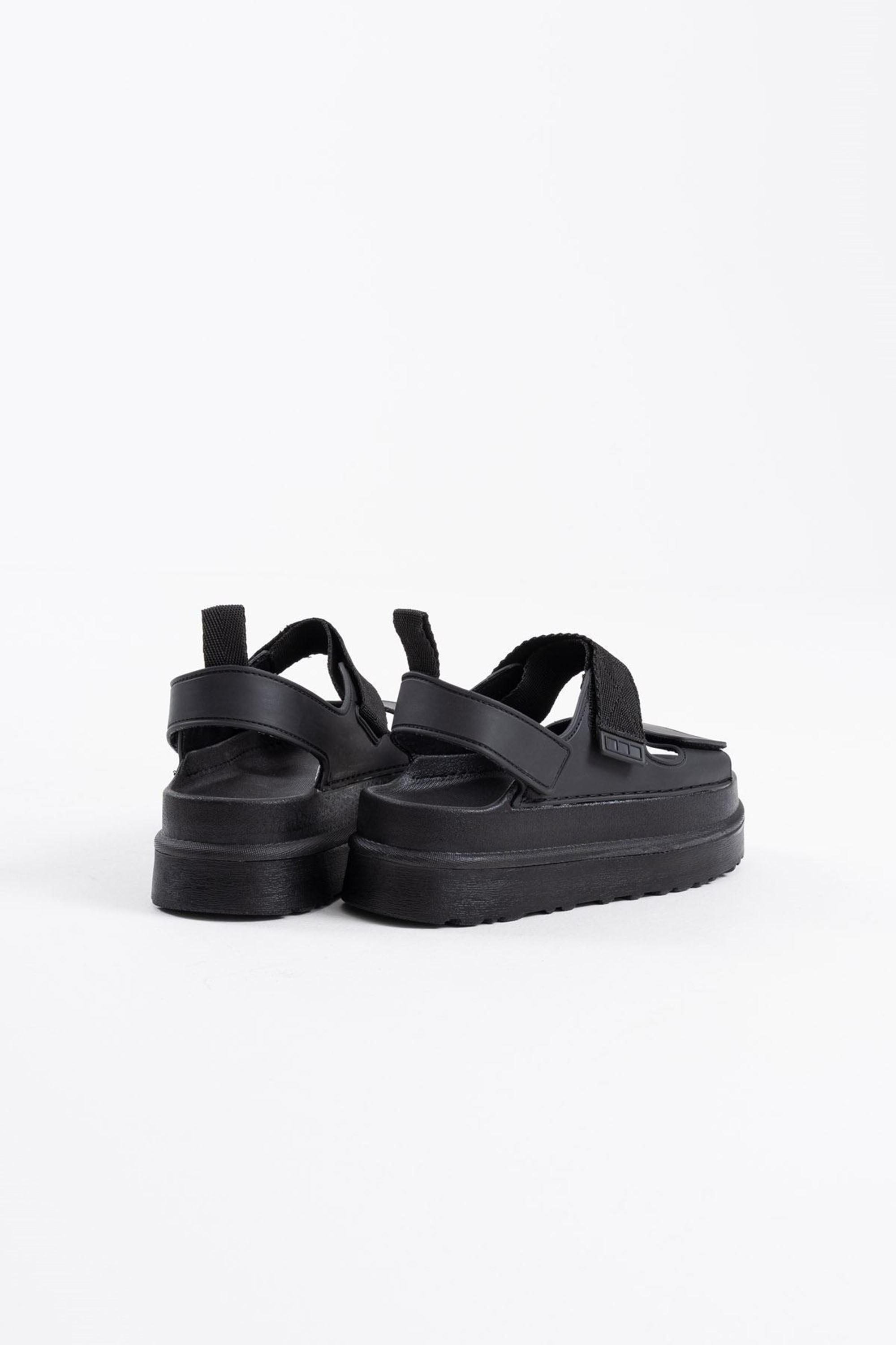 Dulisa Kadın Tam Kalıp Cırtlı Sade Kalın Tabanlı Sandalet - Siyah