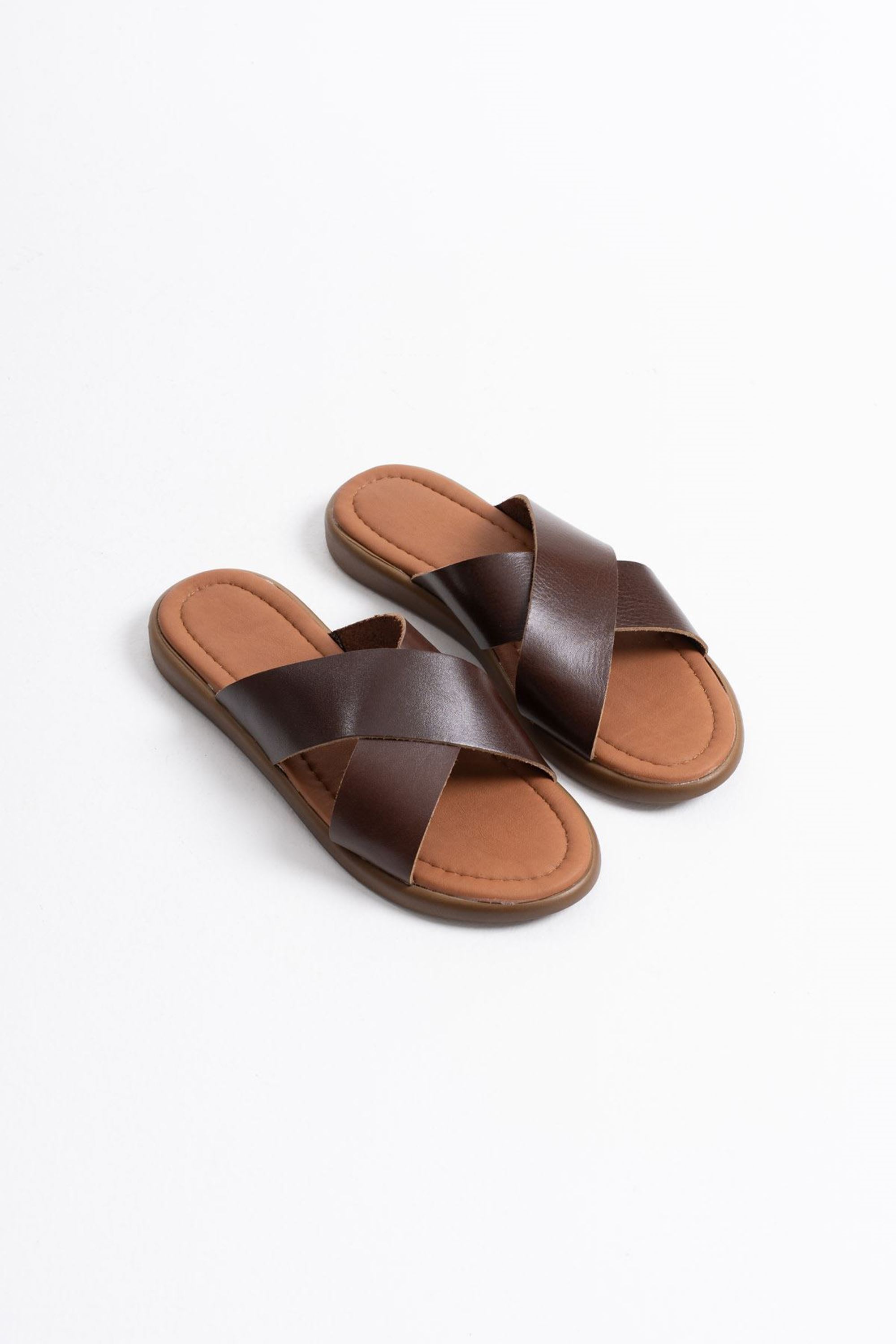 Pilvi Kadın Sade Tasarımlı Premium Hakiki Deri Terlik - Acı Kahve