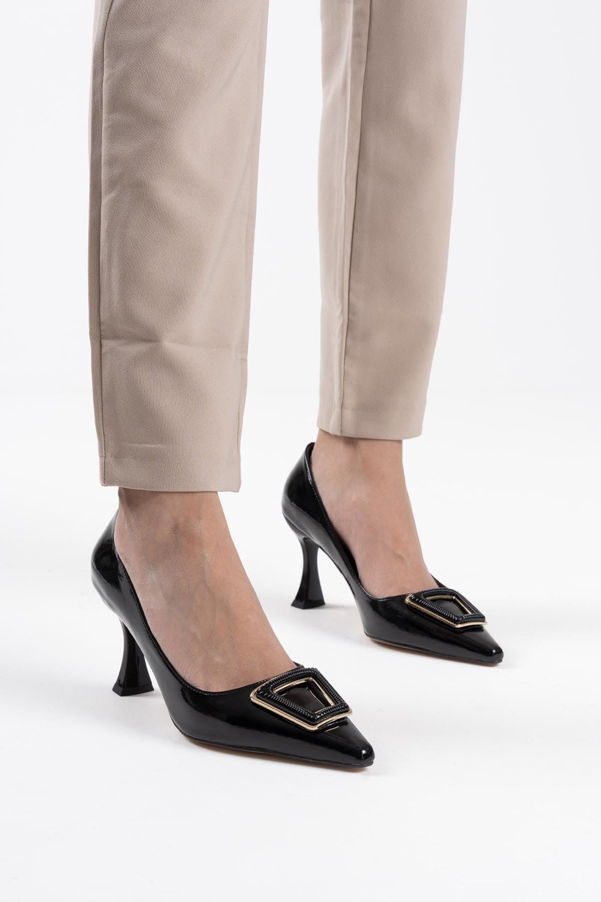 Mariva Kadın Şık Toka Detaylı Rugan Topuklu Ayakkabı Stiletto - Siyah