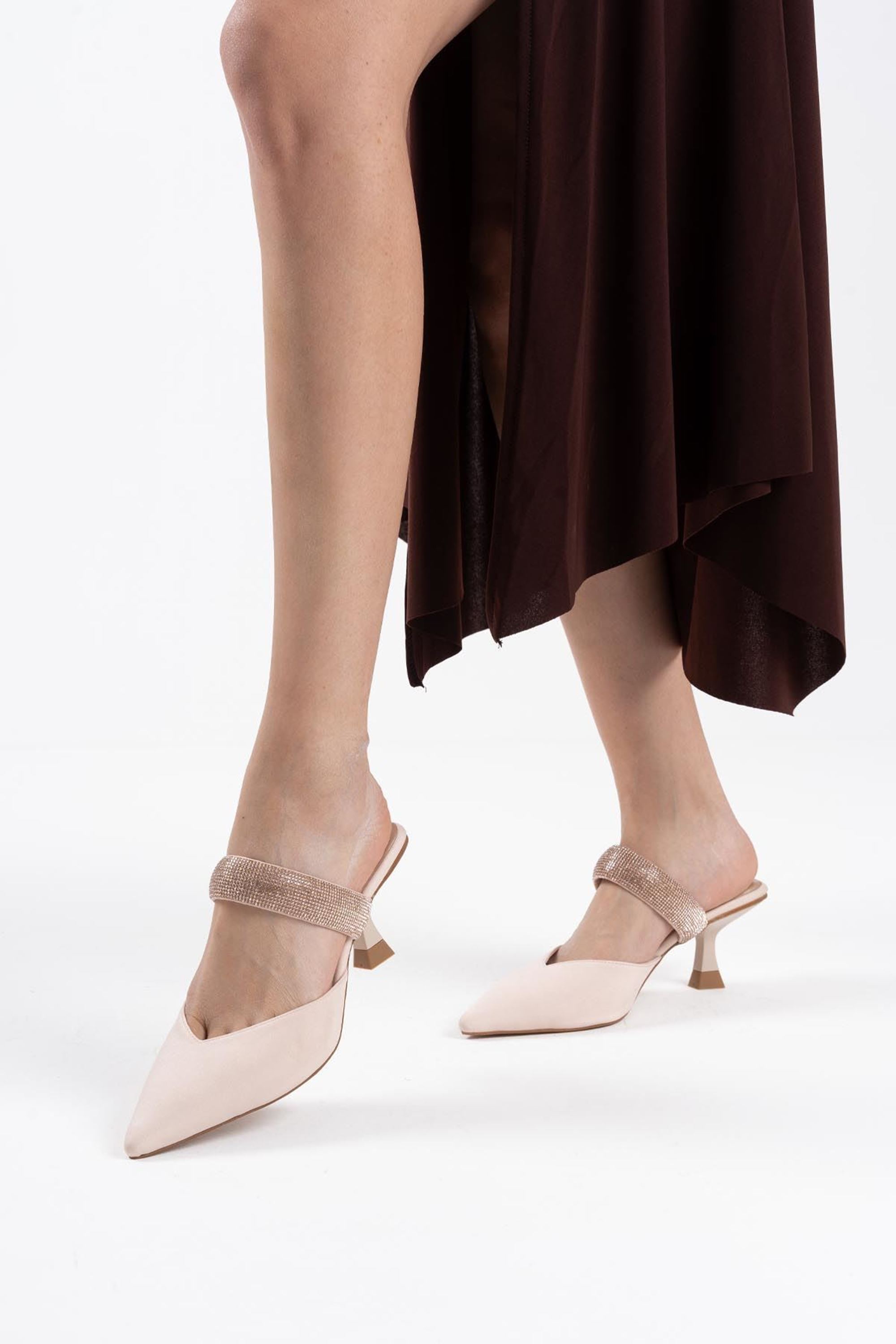 Fleuria Kadın Şık Taş Detaylı Topuklu Terlik - Bej