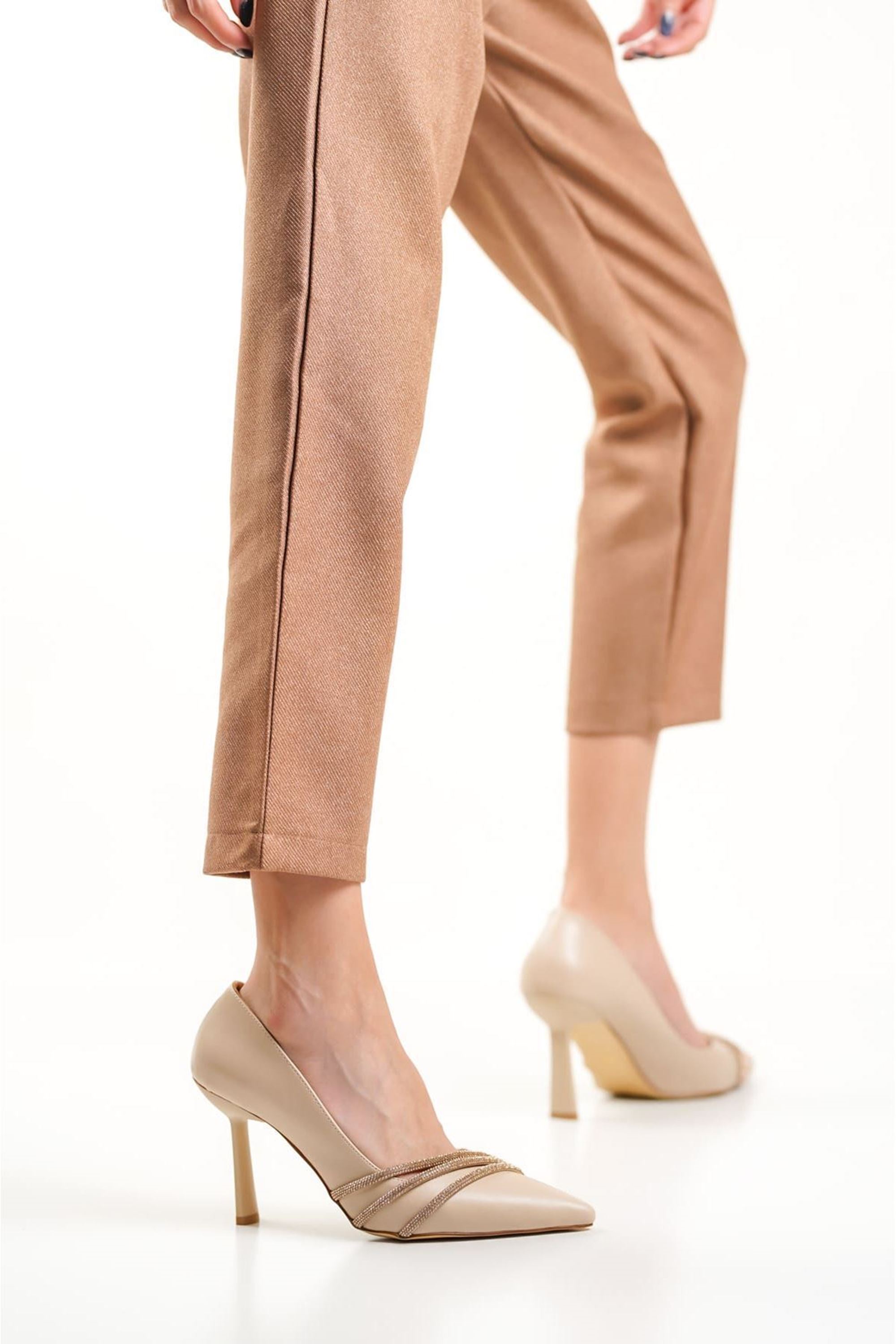 Dorell Kadın Şık Taş Detaylı Topuklu Ayakkabı Stiletto - Nude