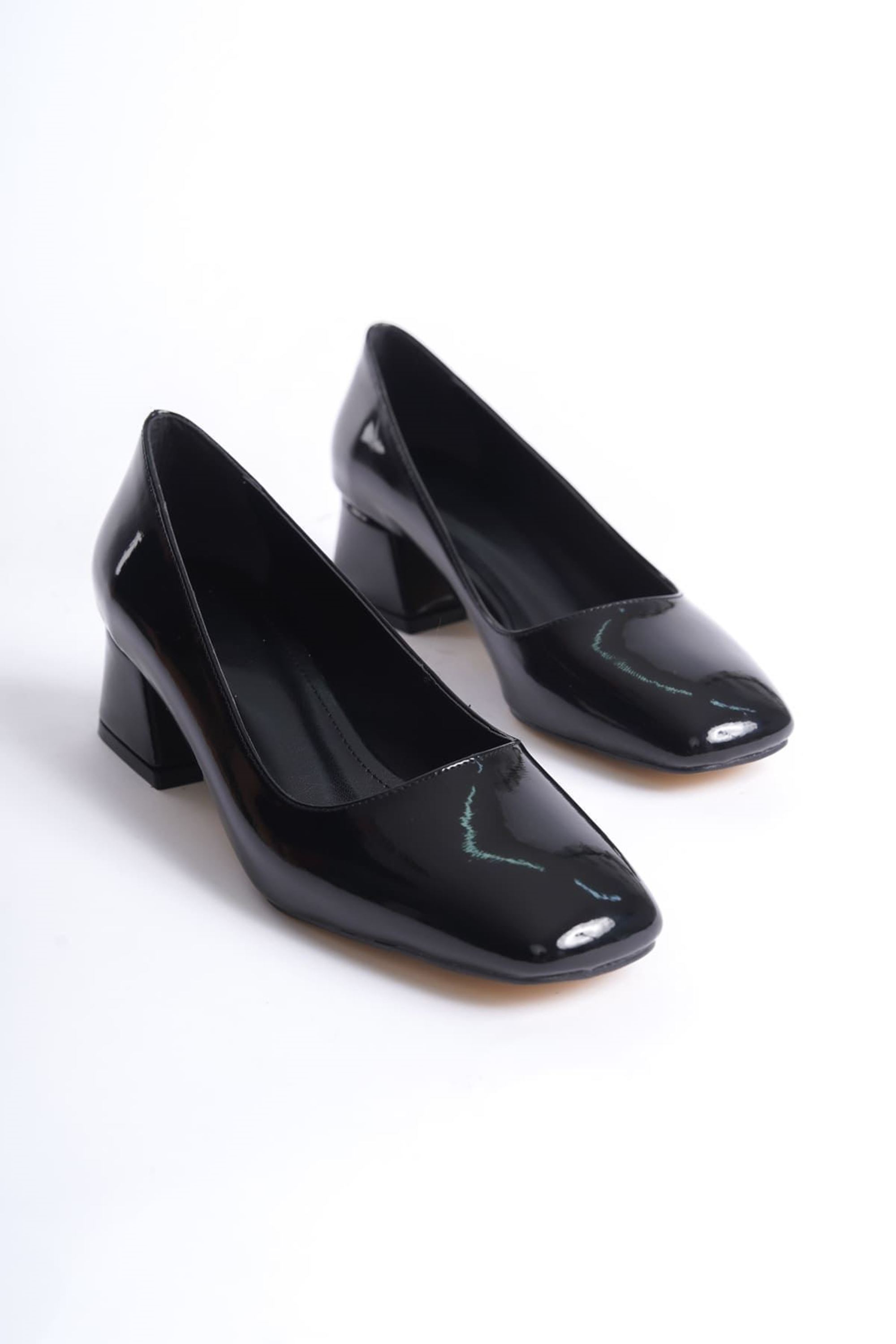 Novara Kadın Rugan Klasik Topuklu Ayakkabı - Siyah