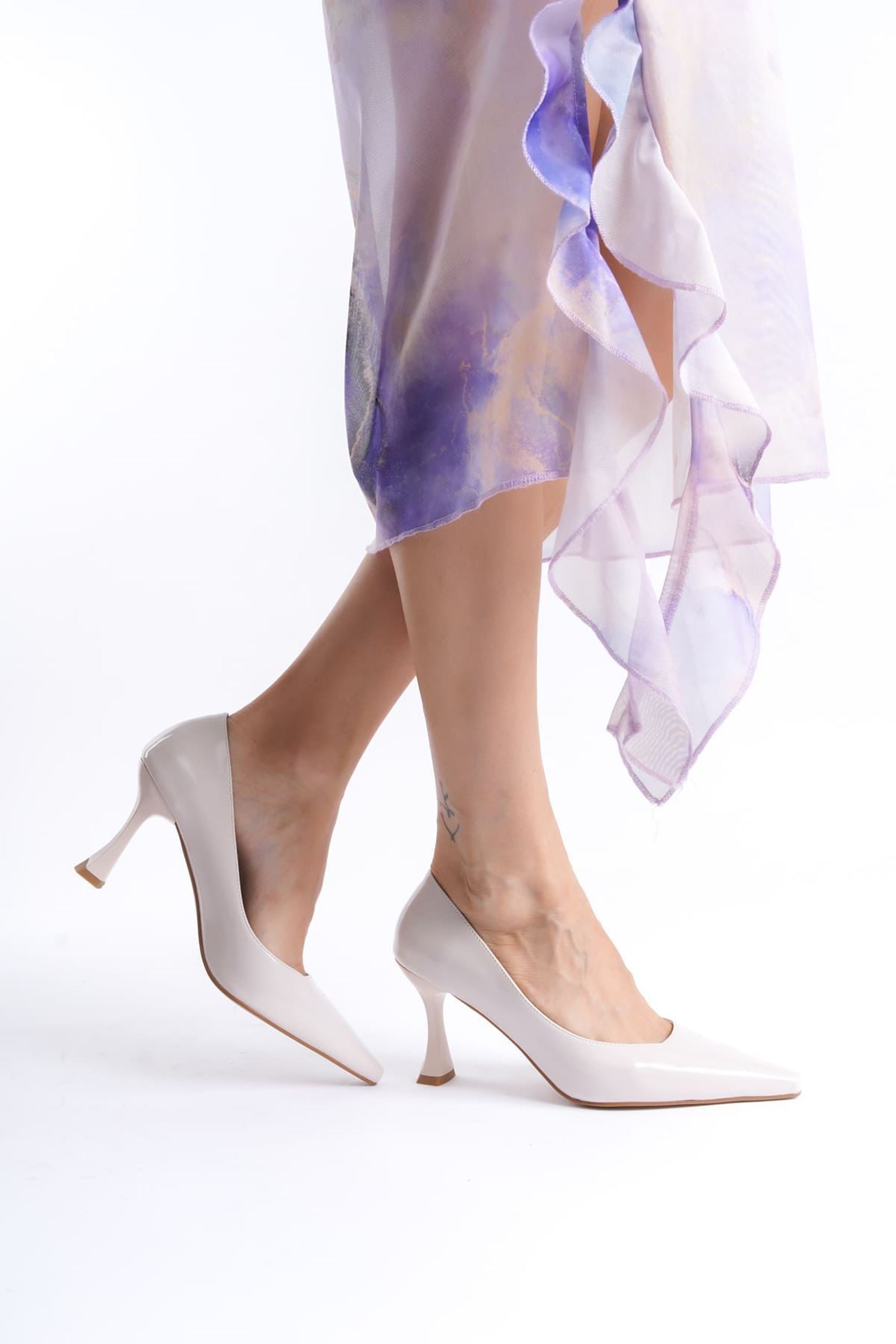 Ayvara Kadın Klasik Rugan Topuklu Ayakkabı Stiletto - Bej