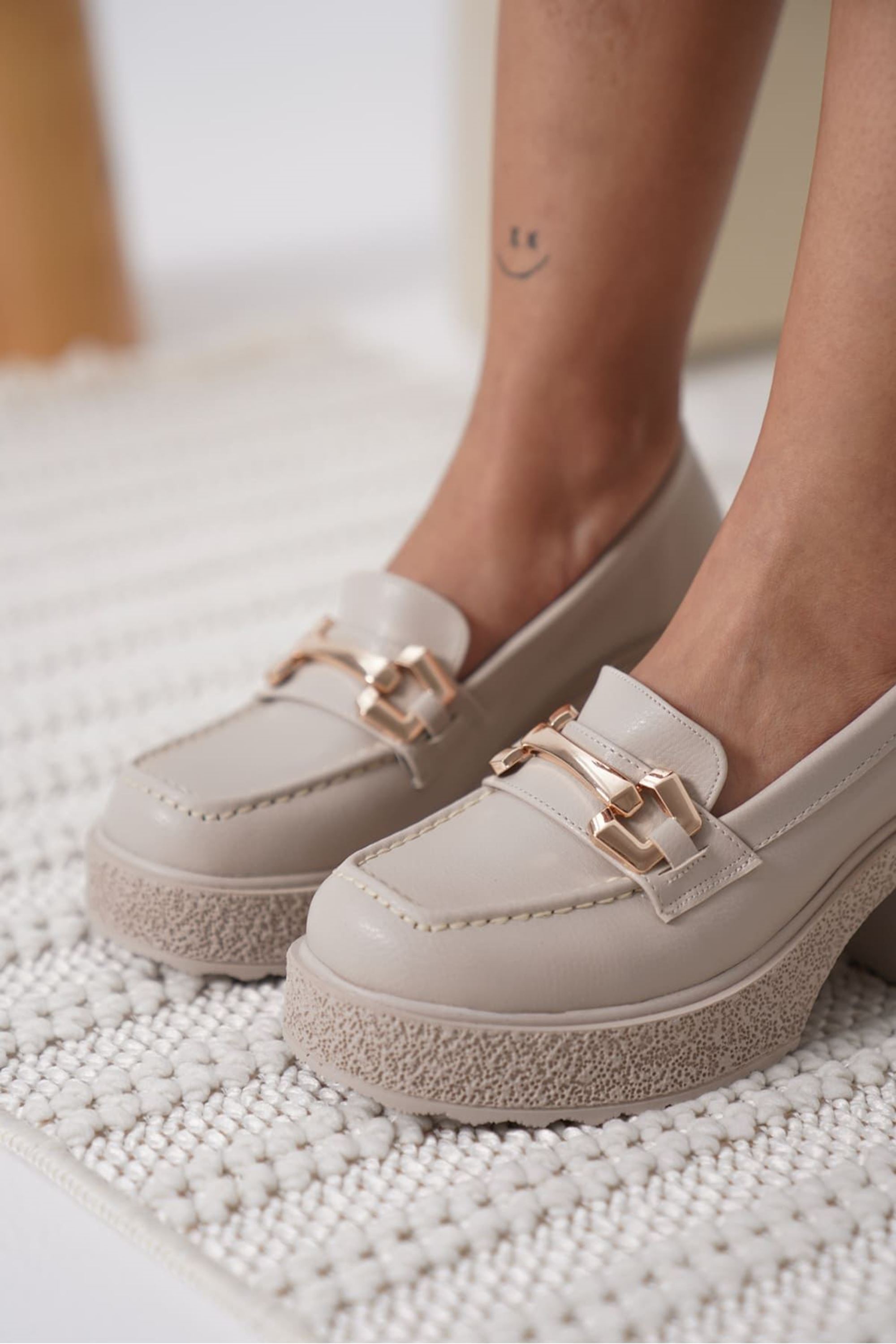 Emelise Kadın Şık Toka Detaylı Günlük Topuklu Ayakkabı - Bej