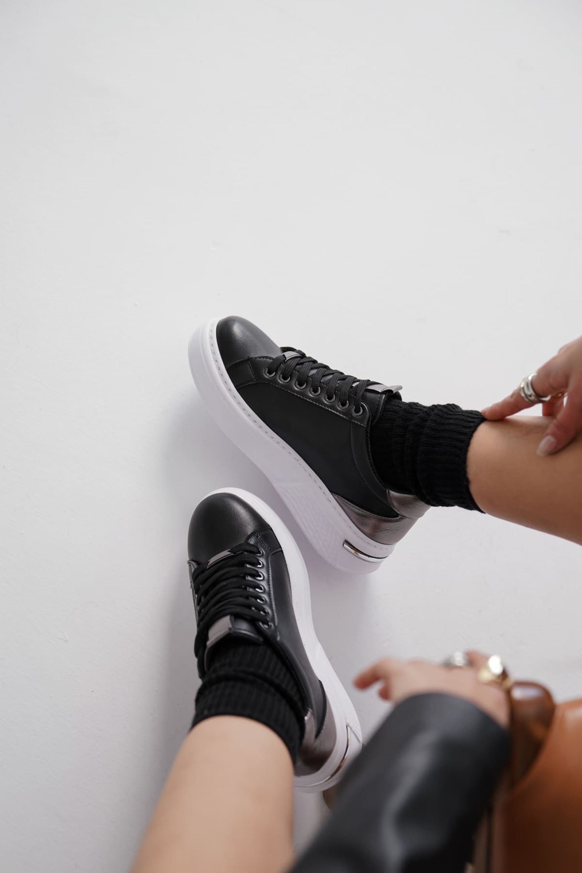 Movix Kadın Platin Detaylı Spor Ayakkabı Sneaker - Siyah