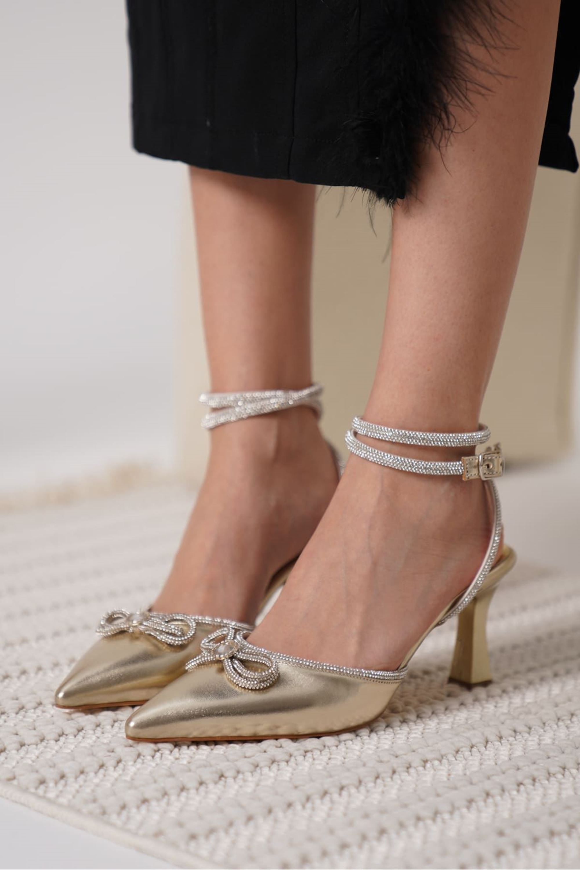 Carvia Kadın Rugan Taş Fiyonk Toka Detaylı Abiye Topuklu Ayakkabı - Altın/Gold