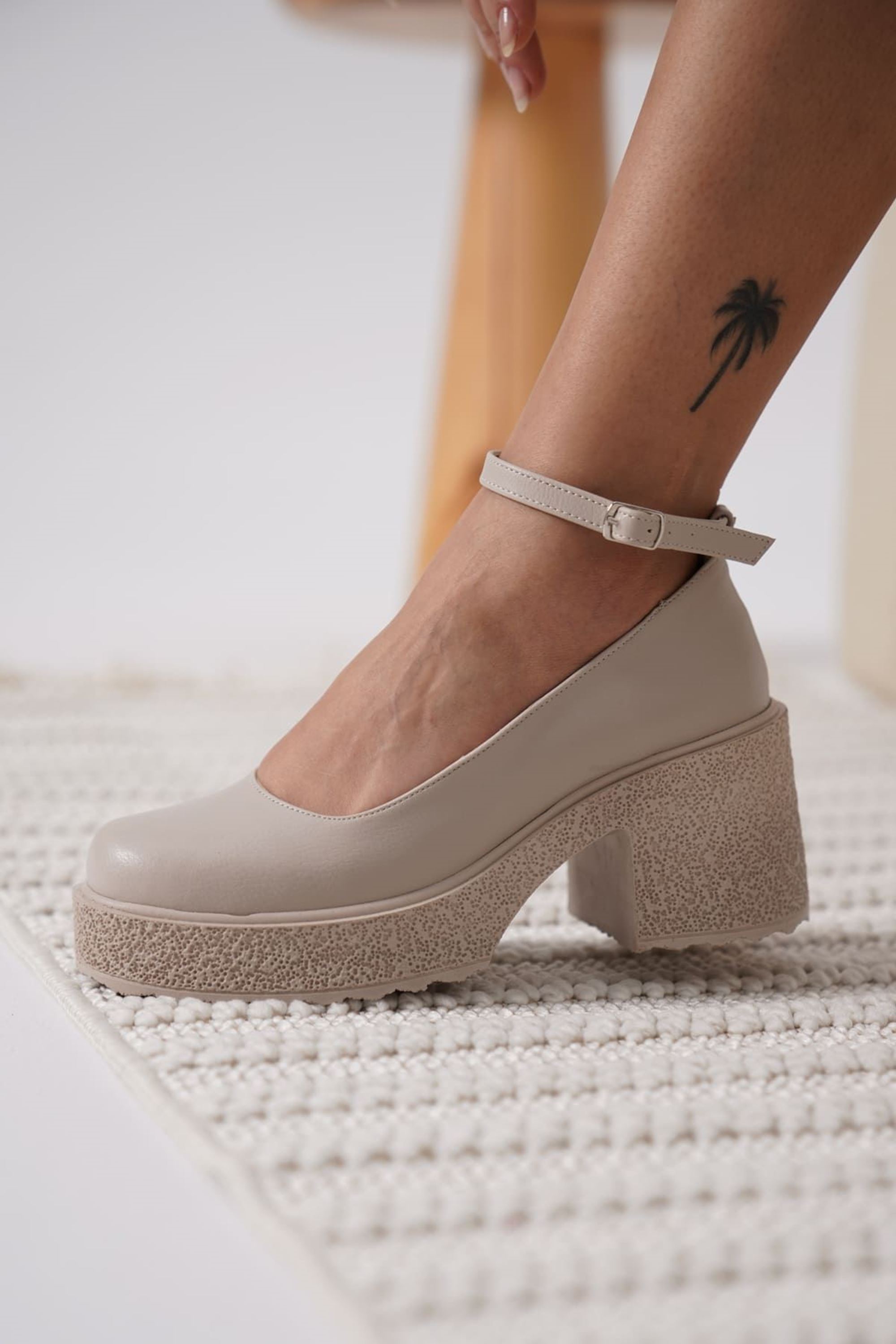 Silina Kadın Bilekten Baretli Kalın Topuklu Günlük Ayakkabı - Bej