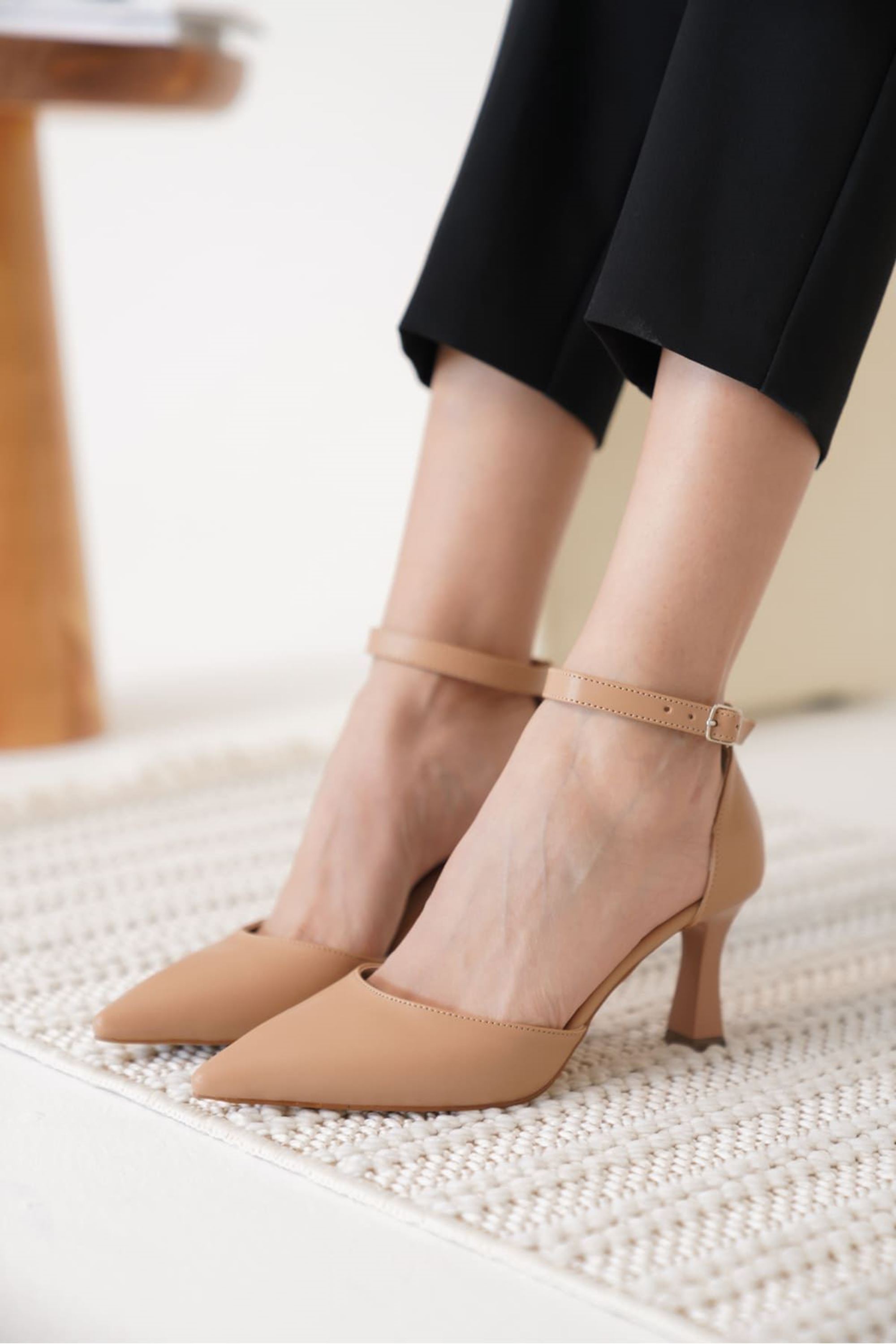 Rosalye Kadın Bilek Kelepçeli Şık Topuklu Ayakkabı - Nude