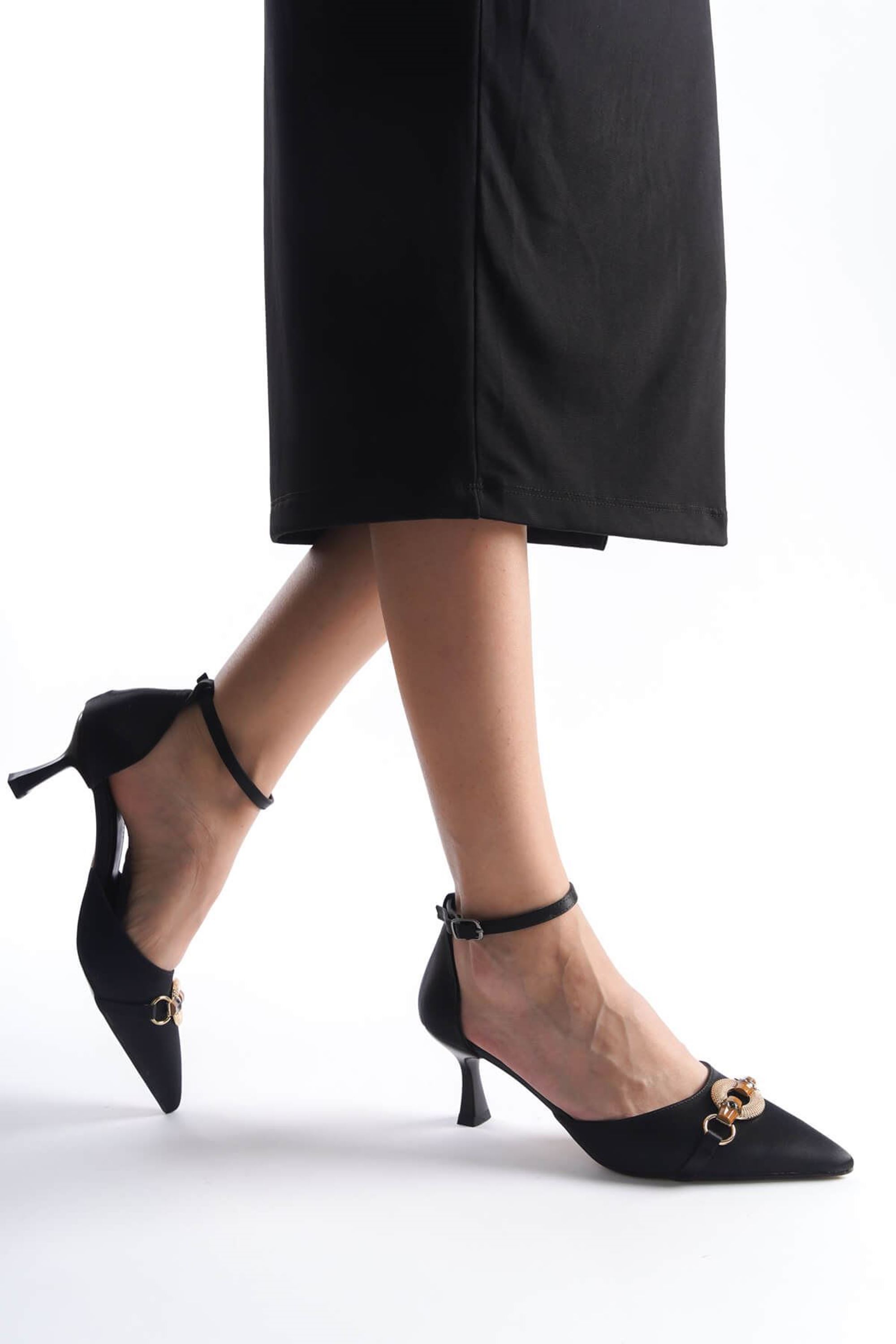 Melora Kadın Bilek Kelepçeli Şık Toka Detaylı Saten Topuklu Ayakkabı Stiletto - Siyah