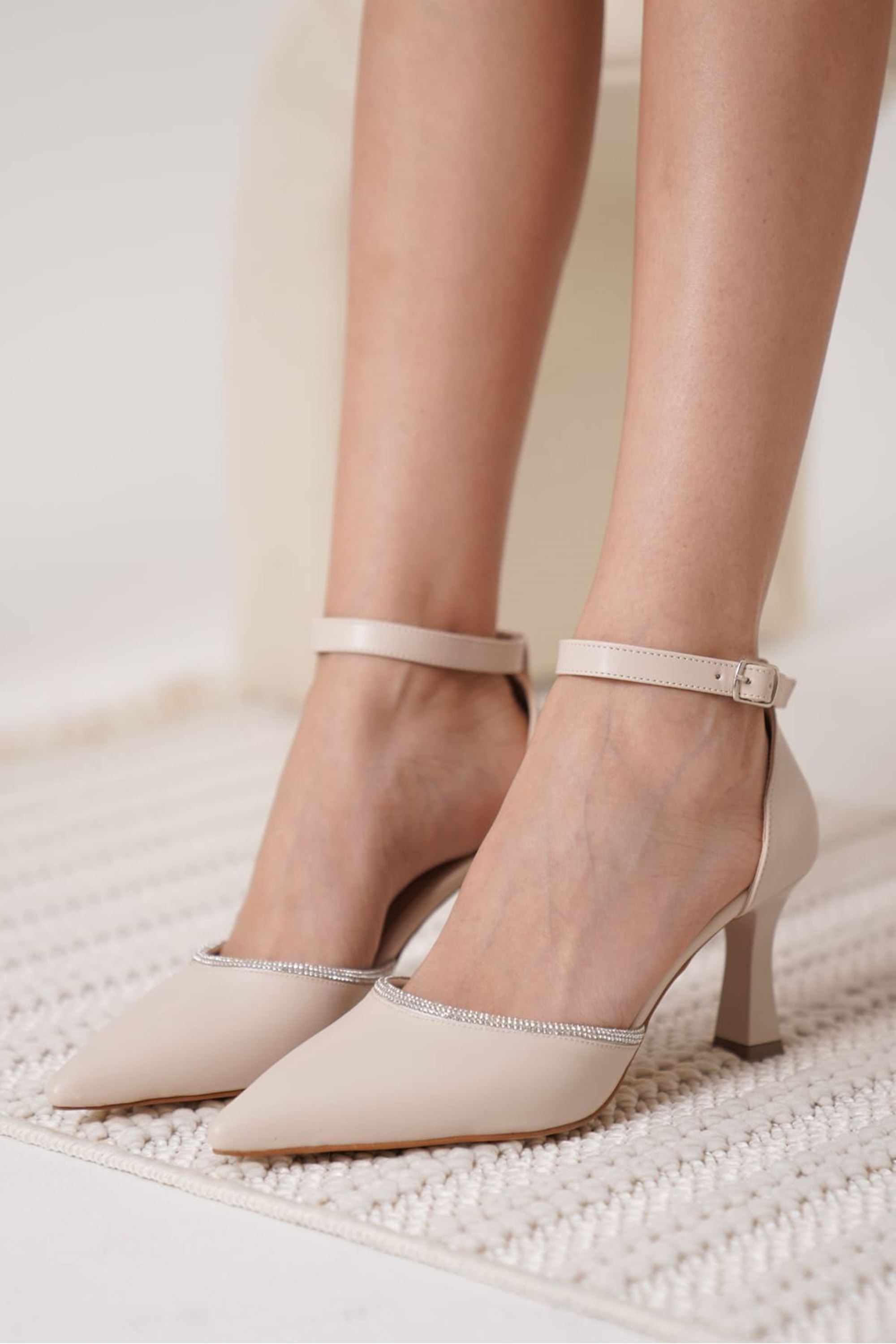 Taline Kadın Taş Detaylı Şık Kelepçeli Topuklu Ayakkabı - Bej