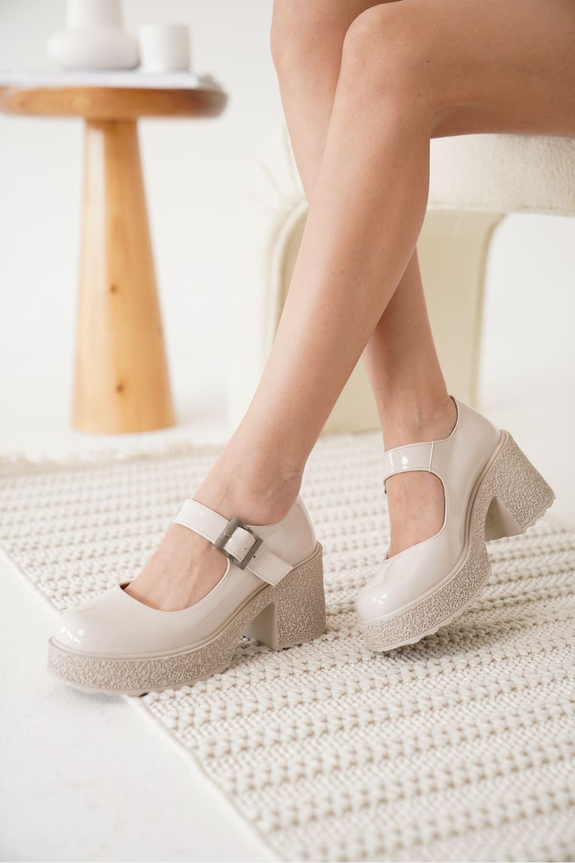 Levaya Kadın Rugan Günlük Yüksek Topuklu Ayakkabı - Bej