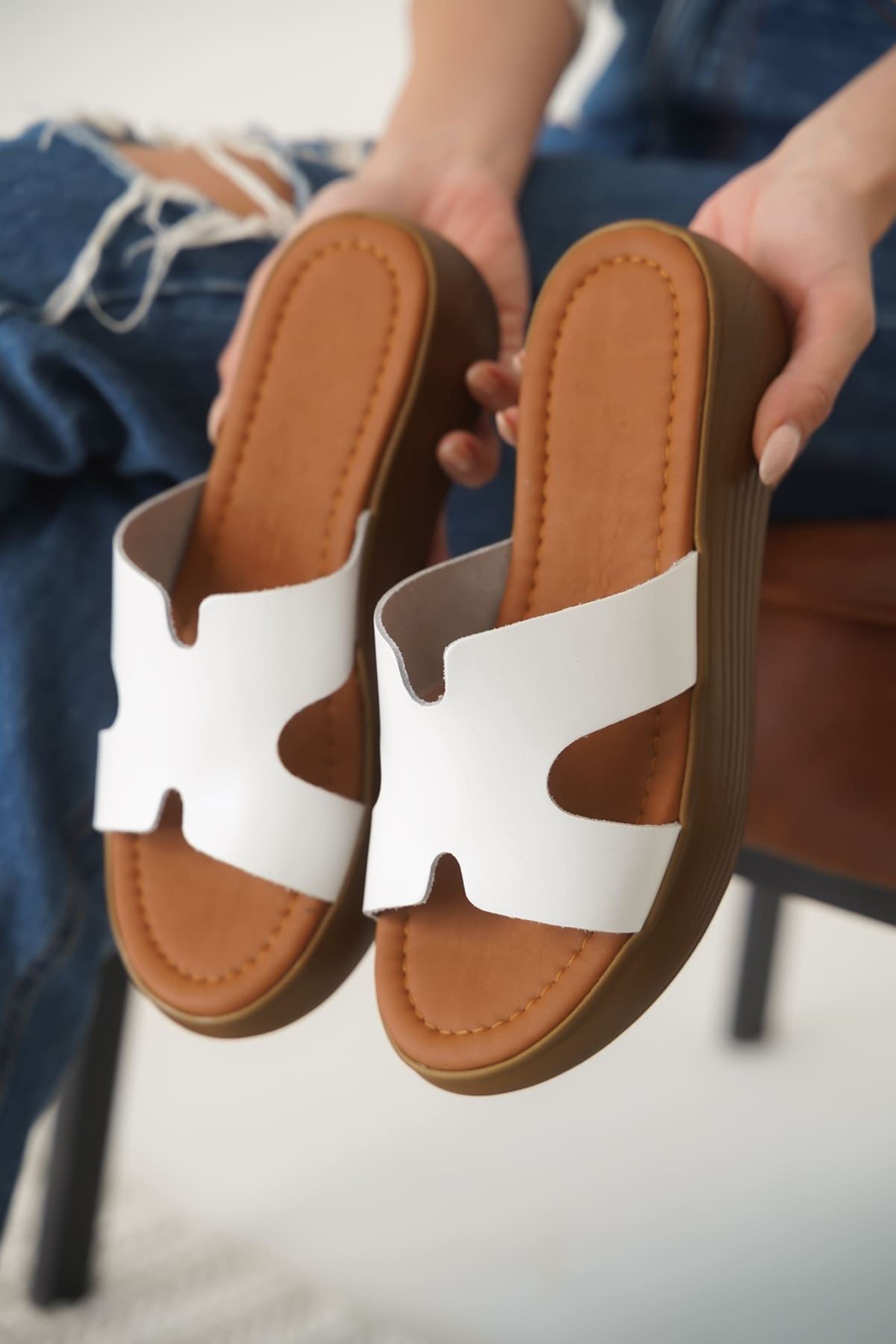 Elvish Kadın Hafif Rahat Yazlık Hakiki Deri Terlik - Beyaz