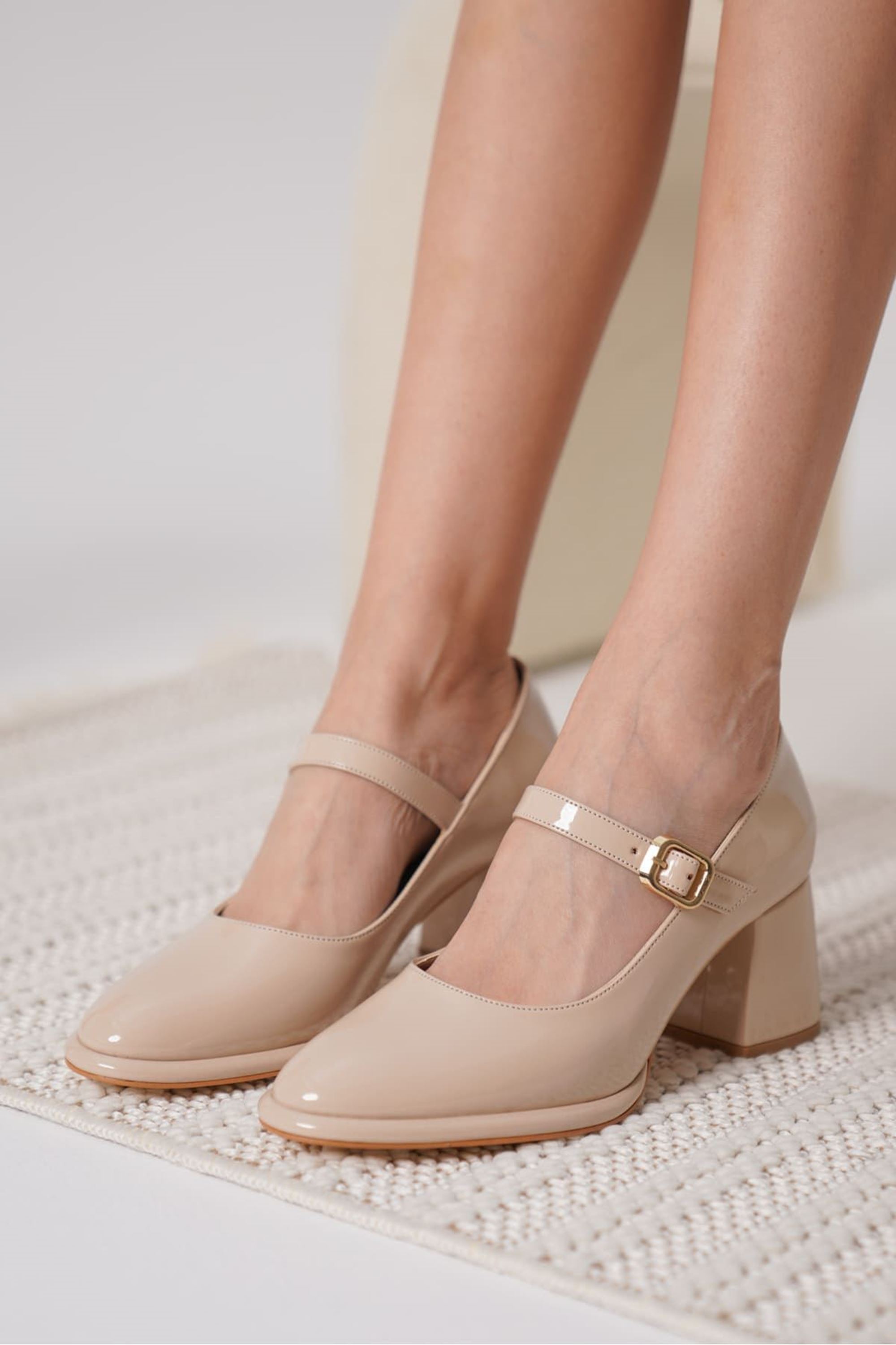 Faelyn Kadın Cilt Klasik Kalın Topuklu Ayakkabı - Bej