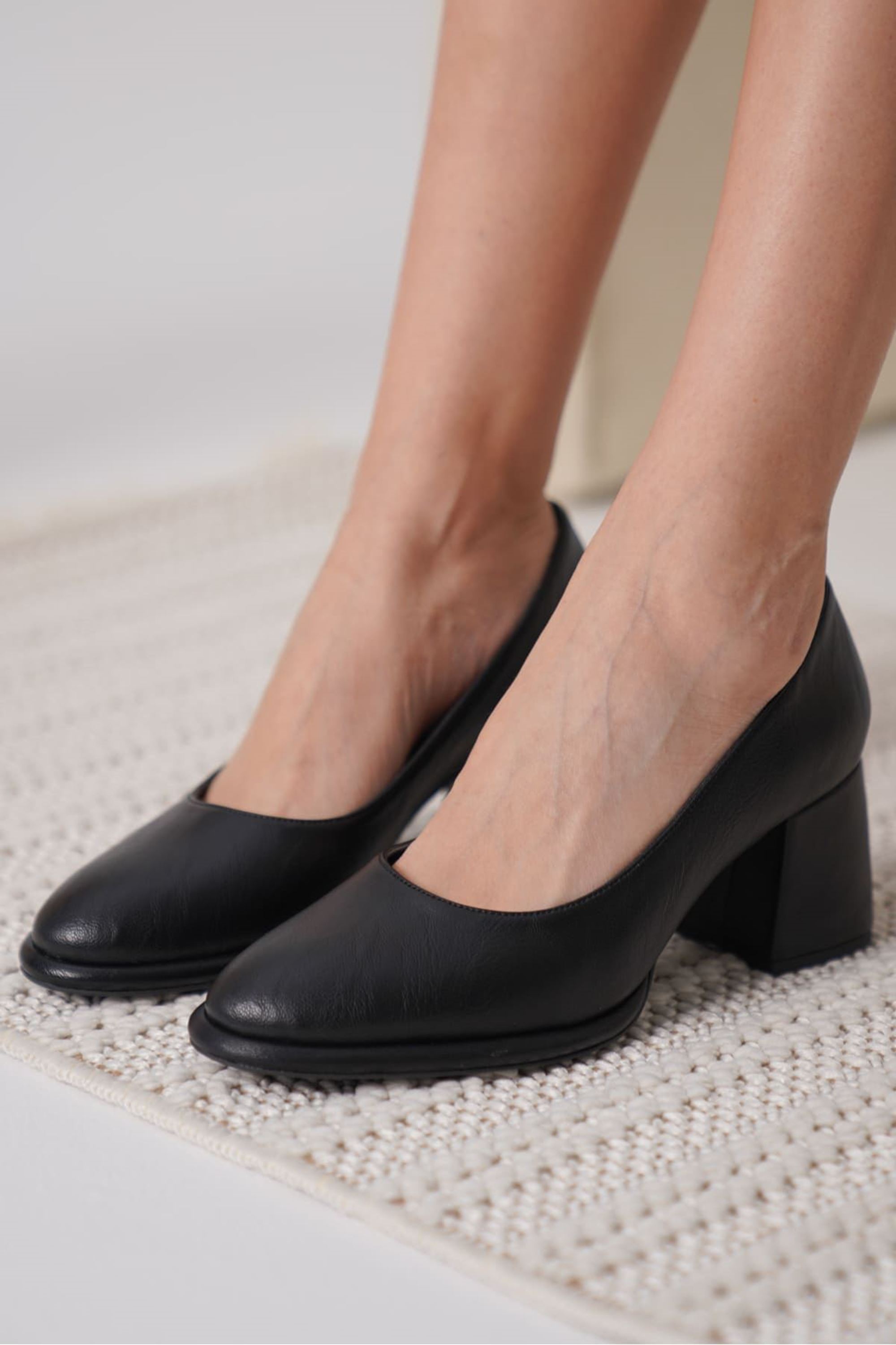 Avoria Kadın Klasik Tasarım Kalın Topuklu Ayakkabı Stiletto - Siyah