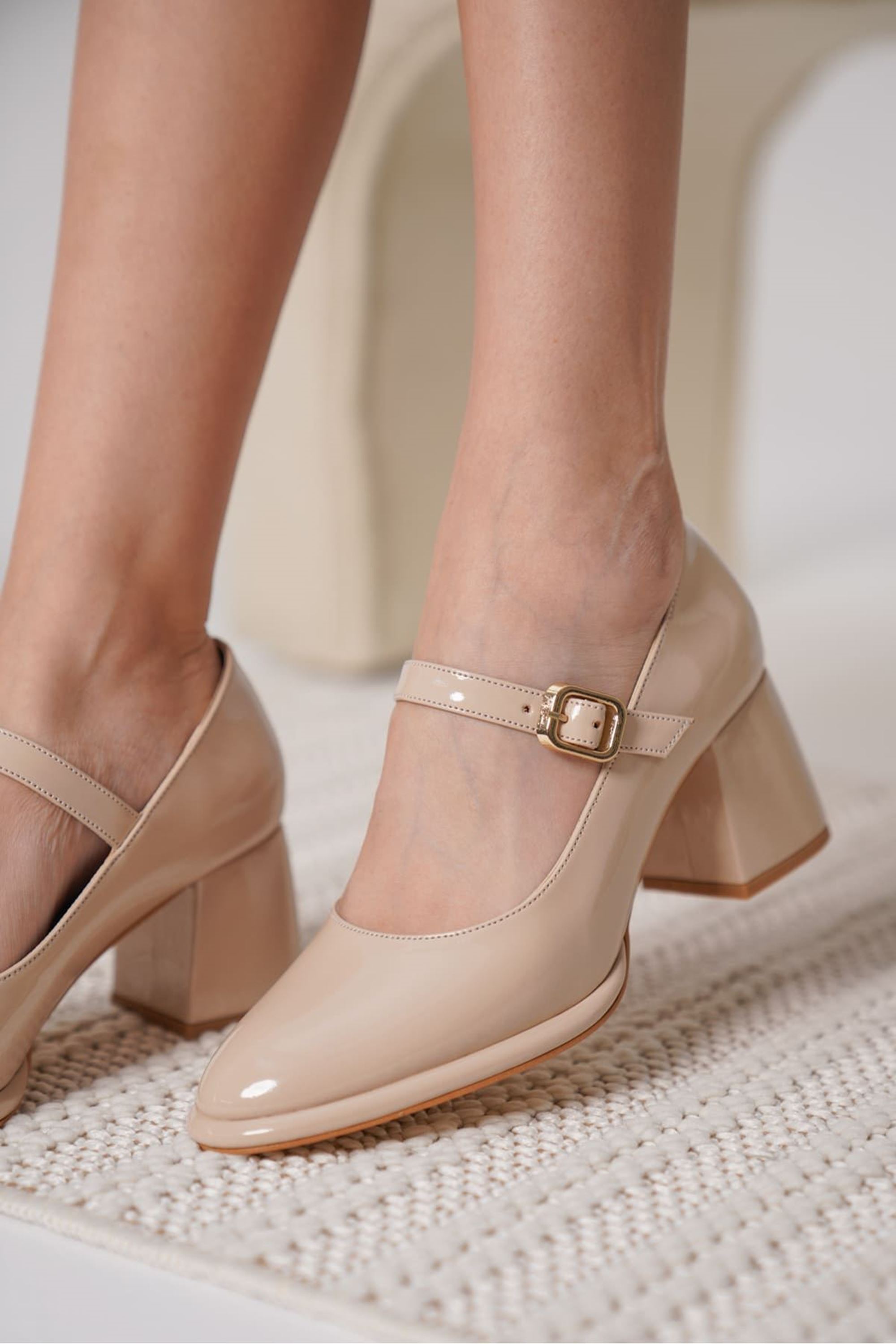 Faelyn Kadın Cilt Klasik Kalın Topuklu Ayakkabı - Bej