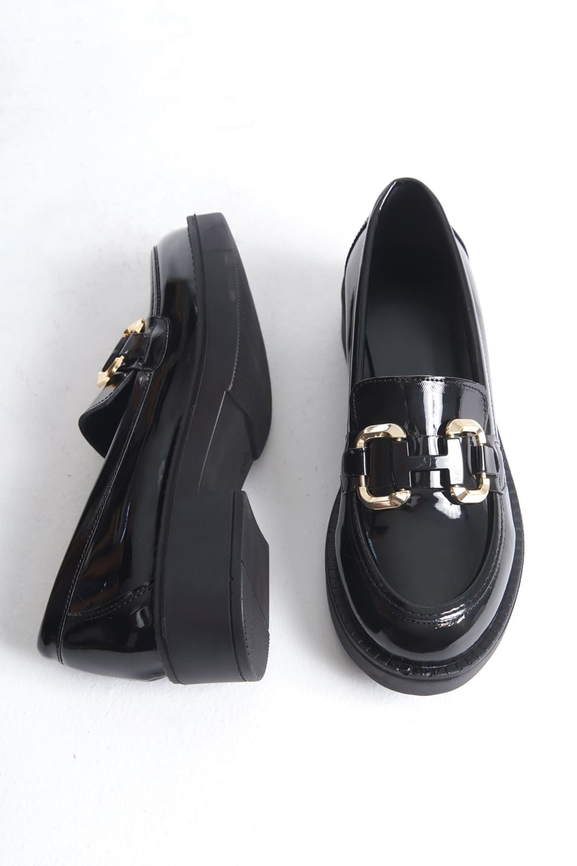 Remila Kadın Rugan Gold Tokalı Topuklu Loafer - Siyah