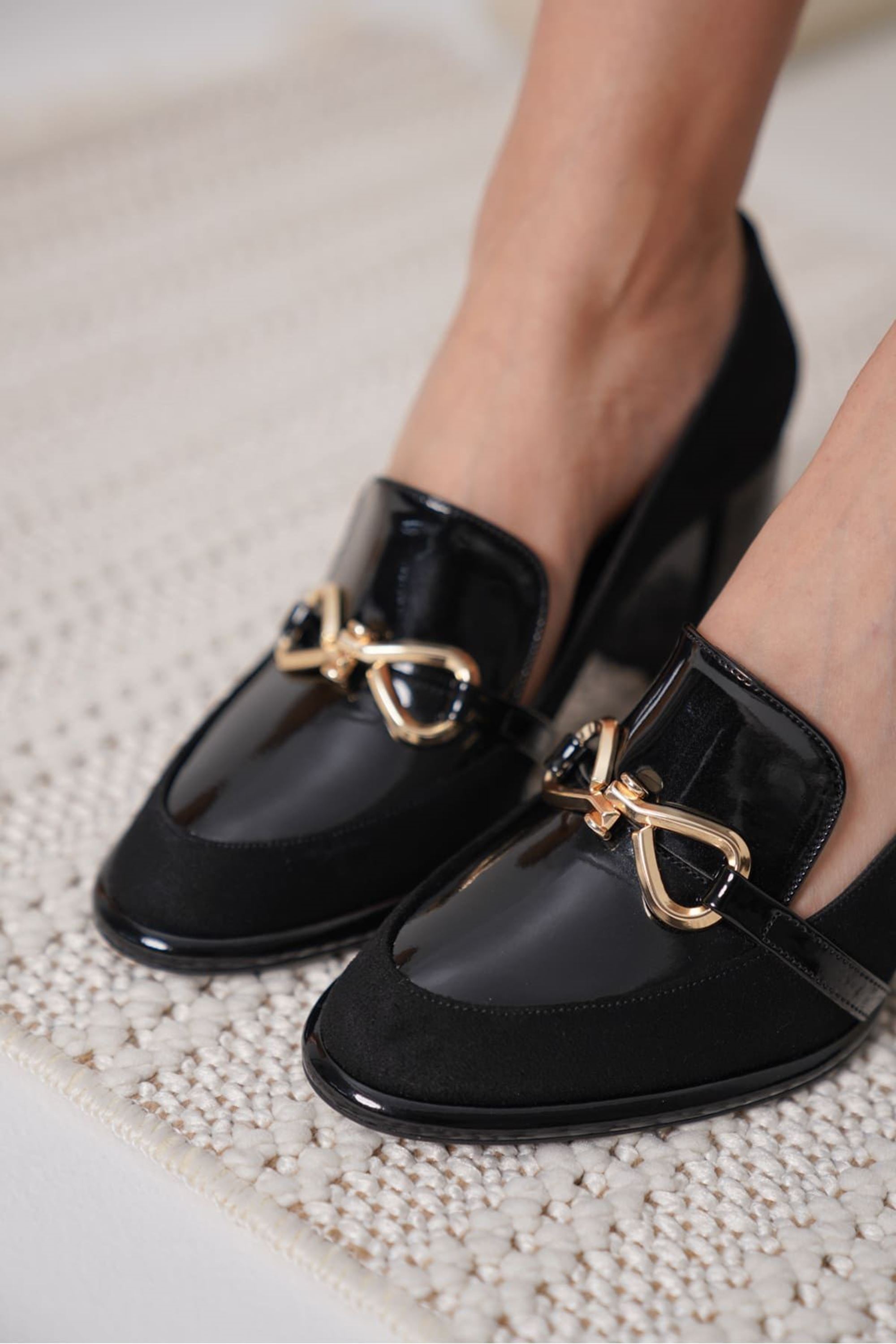 Lureya Kadın Şık Toka Detaylı Rugan Süet Topuklu Ayakkabı - Siyah