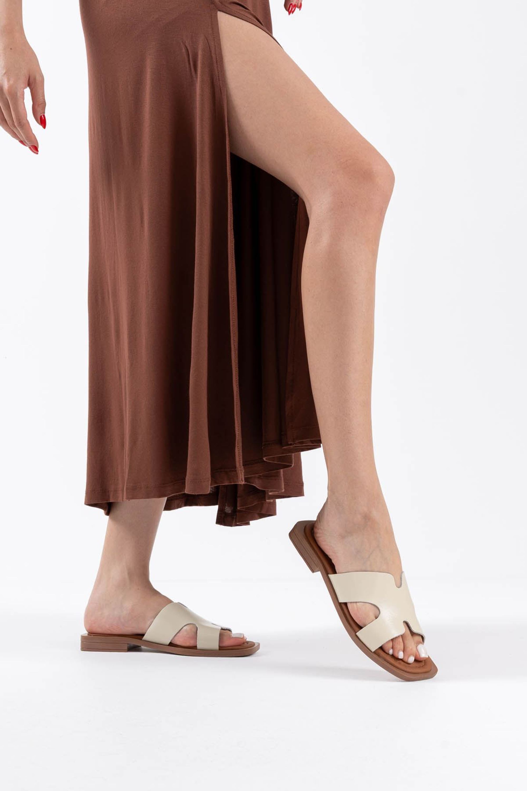 Zeyor Kadın Sade Premium Tasarımlı Hakiki Deri Terlik - Bej