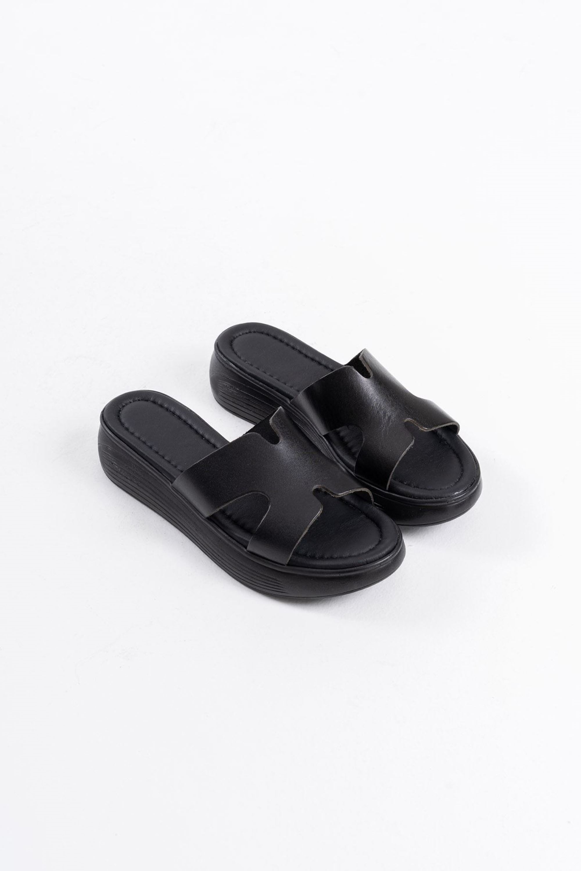 Elvish Kadın Hafif Rahat Yazlık Hakiki Deri Terlik - Siyah