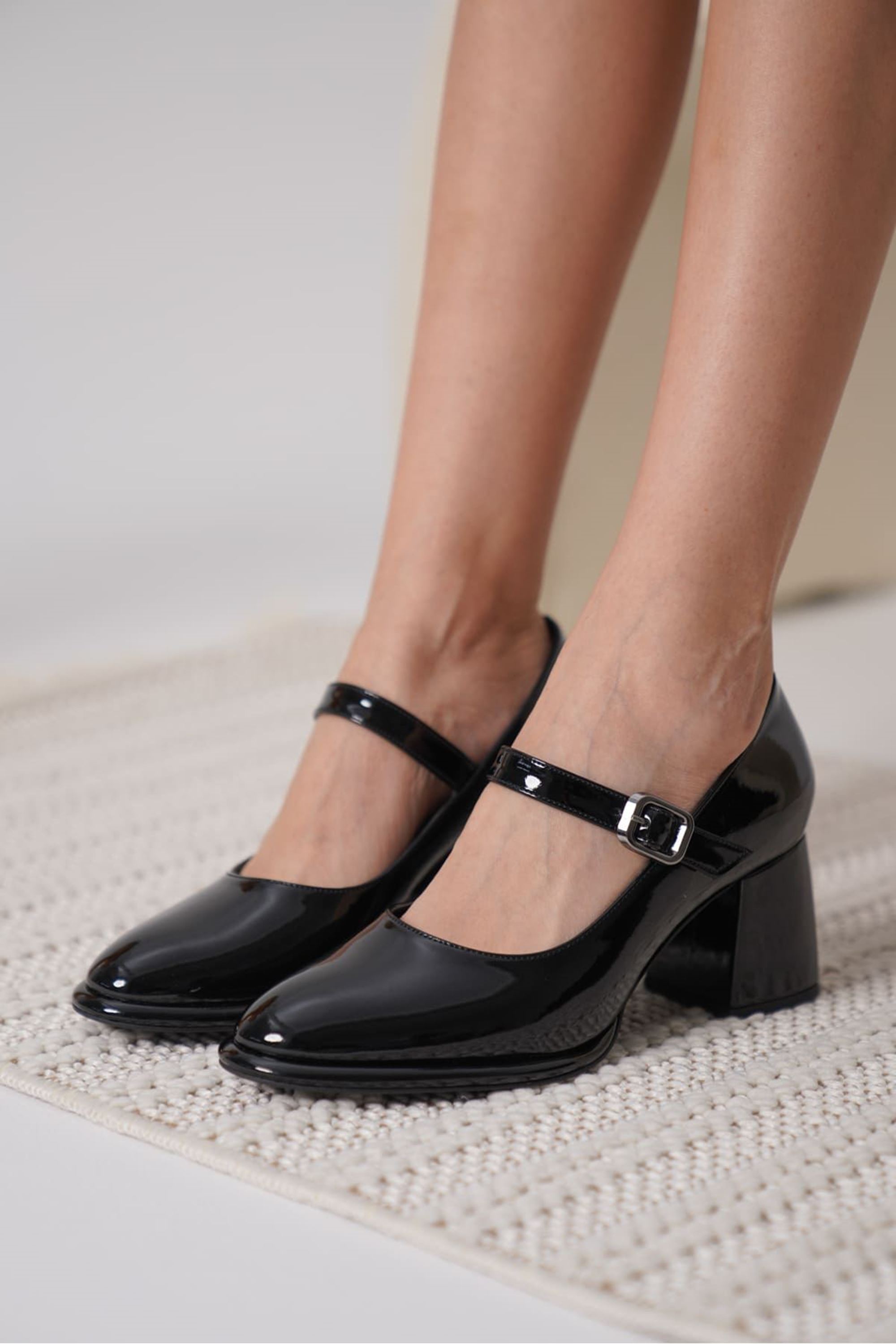 Faelyn Kadın Rugan Klasik Kalın Topuklu Ayakkabı - Siyah