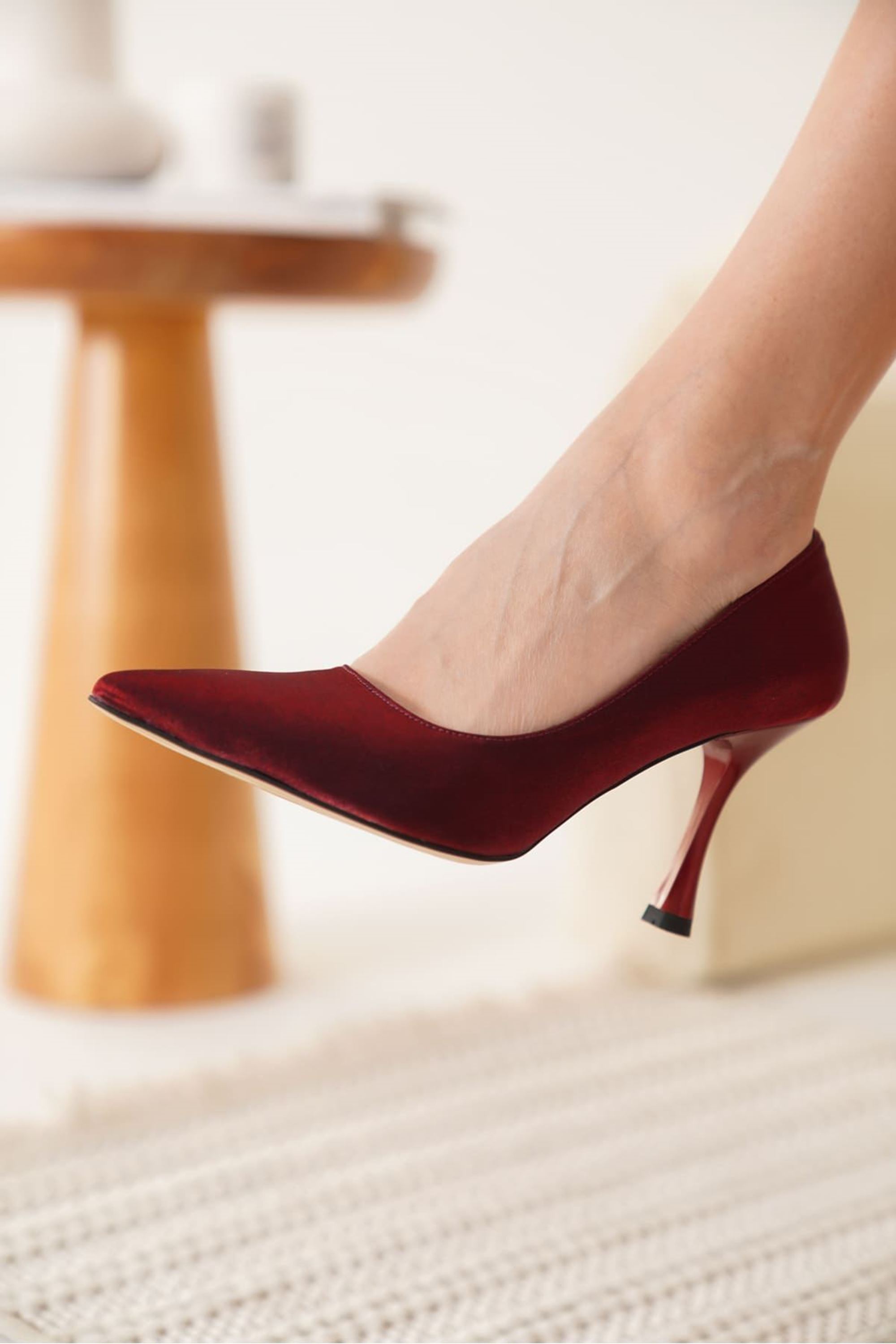 Mireya Kadın İnce Topuklu Klasik Stiletto Topuklu Ayakkabı - Kırmızı