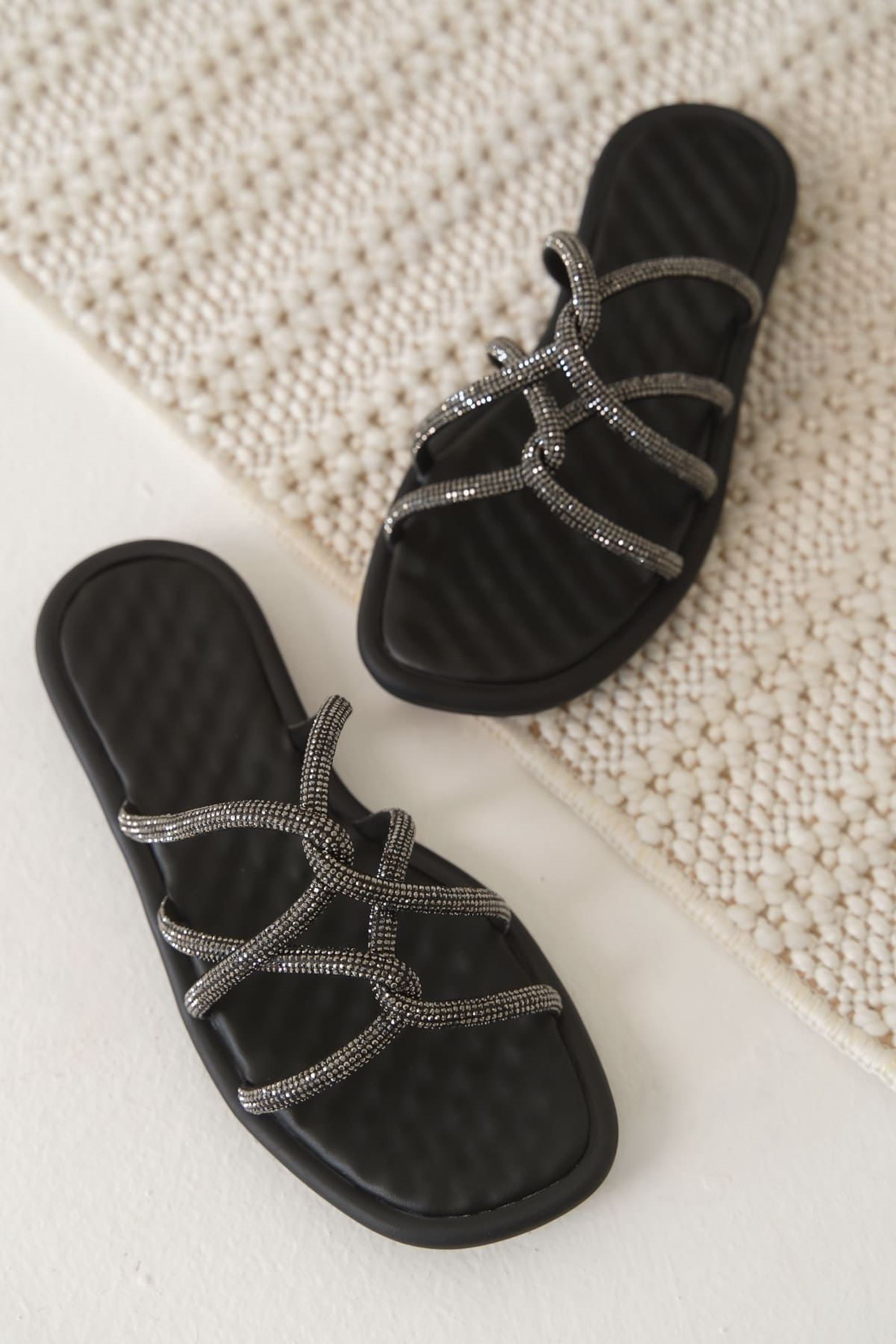 Moona Kadın Taş Detaylı Şık Tasarımlı Hafif Yazlık Terlik - Siyah