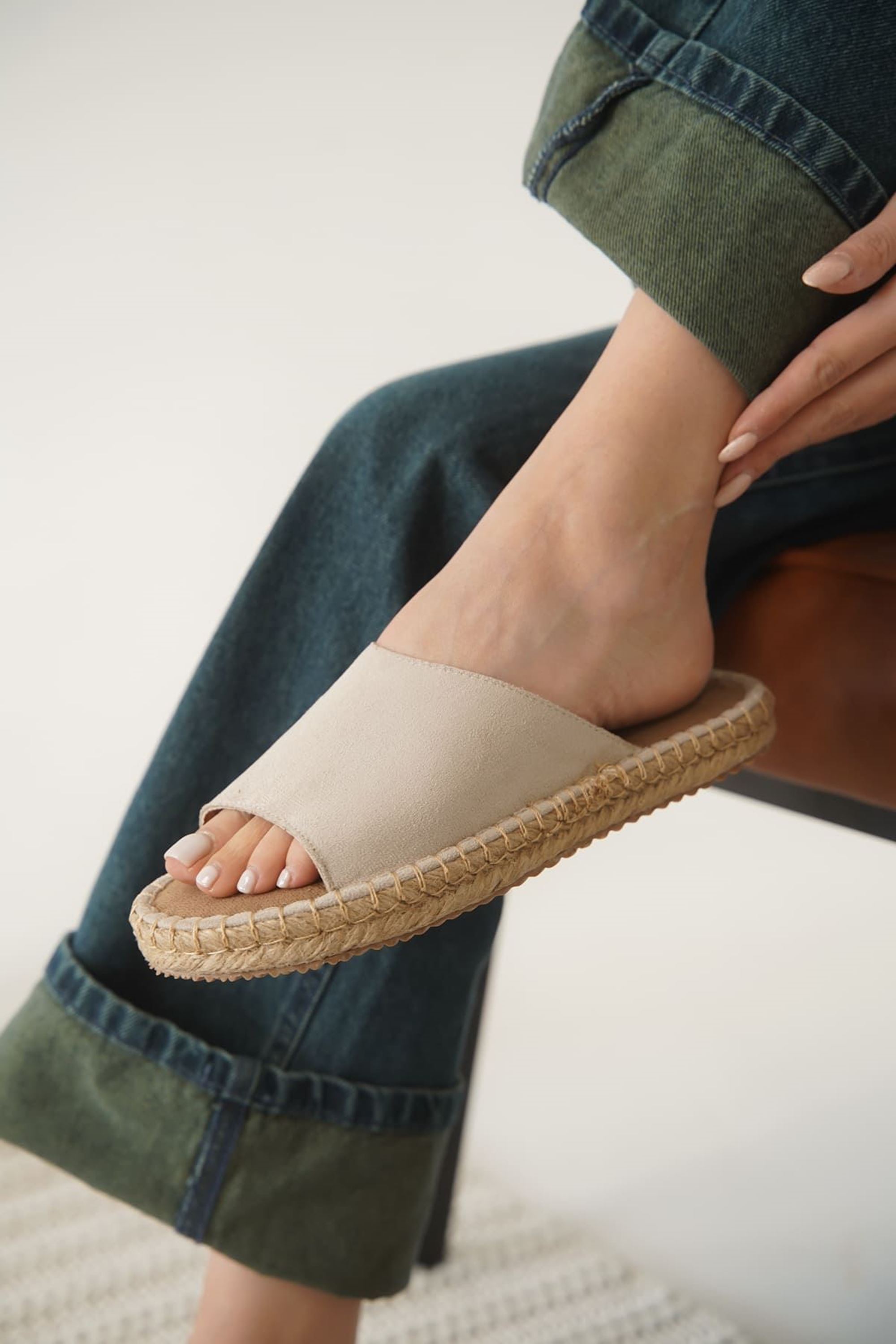 Arlise Kadın Süet Hafif Rahat Yazlık Terlik - Bej