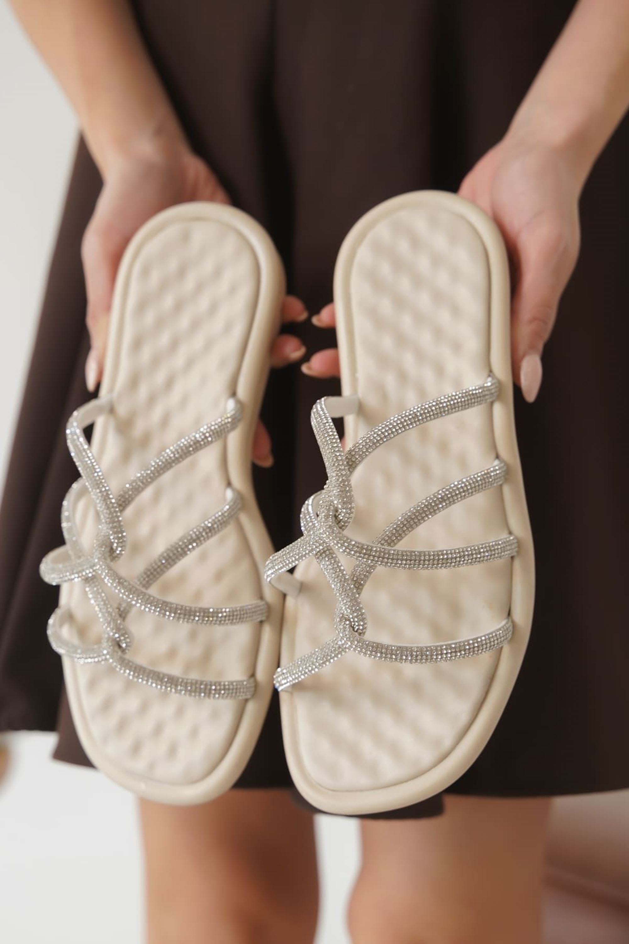 Moona Kadın Taş Detaylı Şık Tasarımlı Hafif Yazlık Terlik - Bej