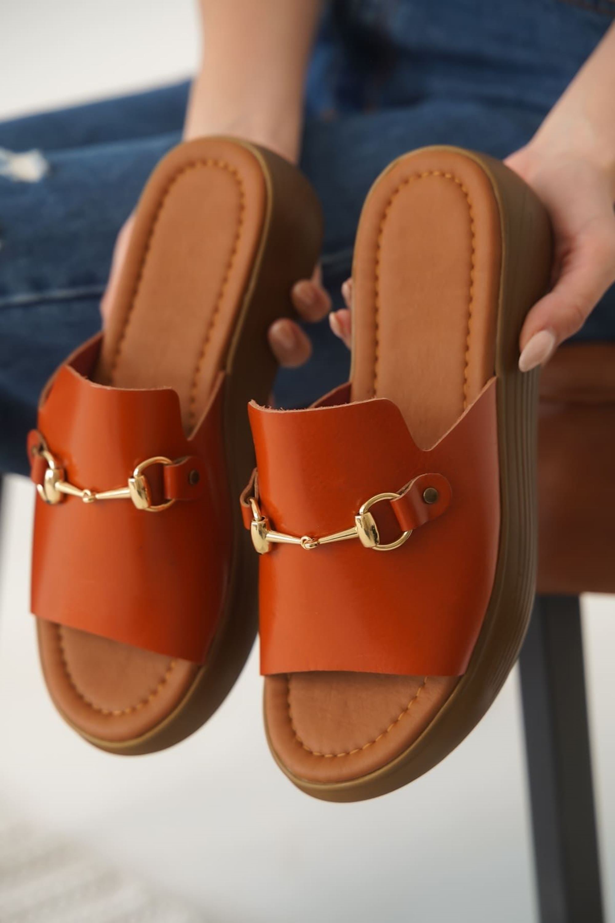 Calibu Kadın Hakiki Deri Toka Detaylı Terlik - Kiremit