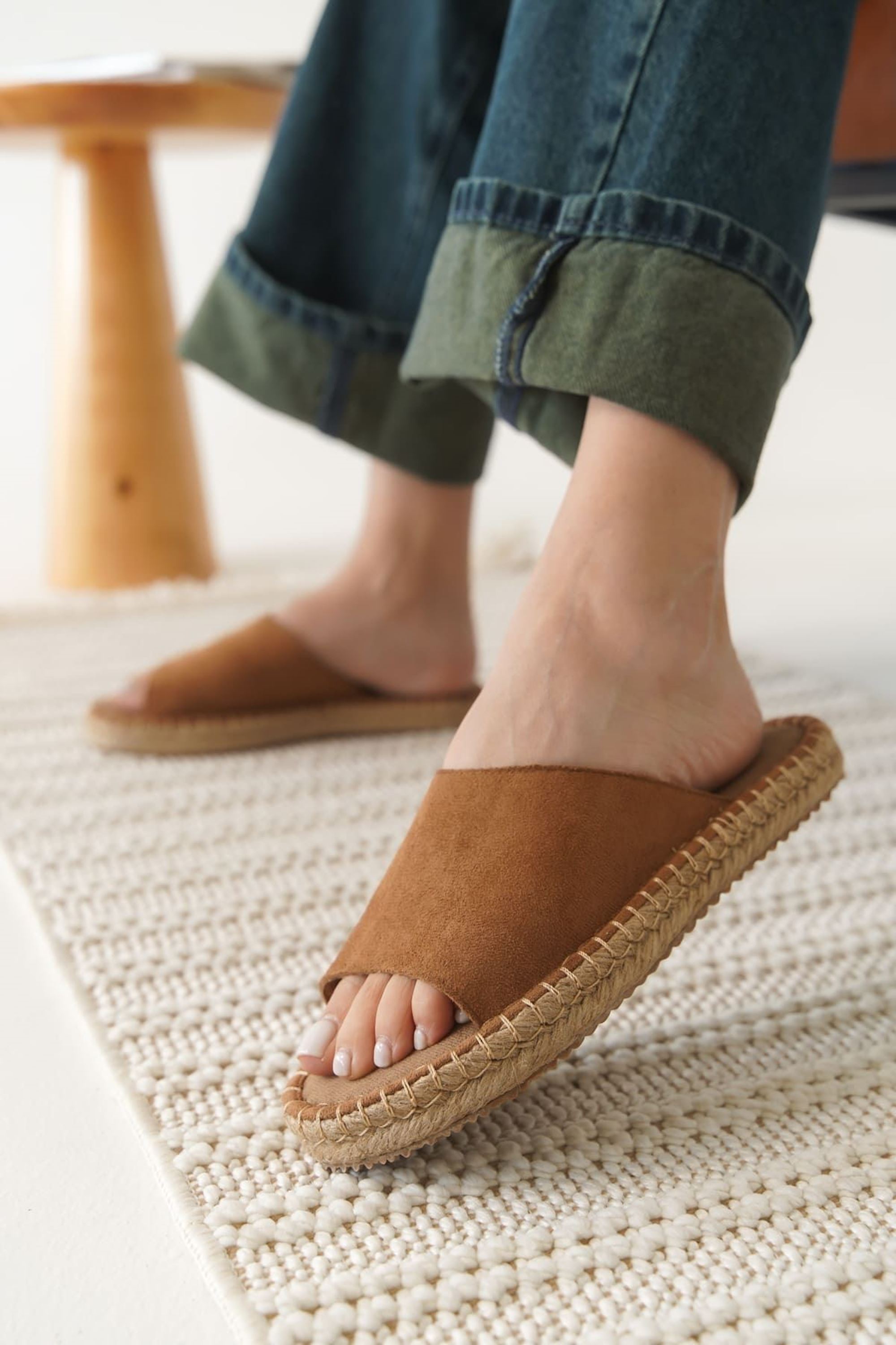 Arlise Kadın Süet Hafif Rahat Yazlık Terlik - Taba