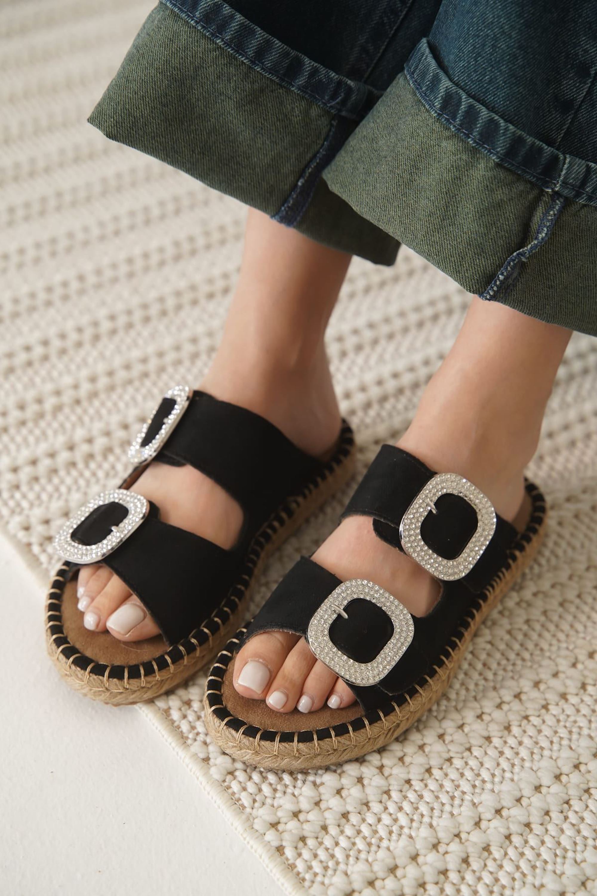 Eazelle Kadın Süet Taş Detaylı Günlük Terlik - Siyah