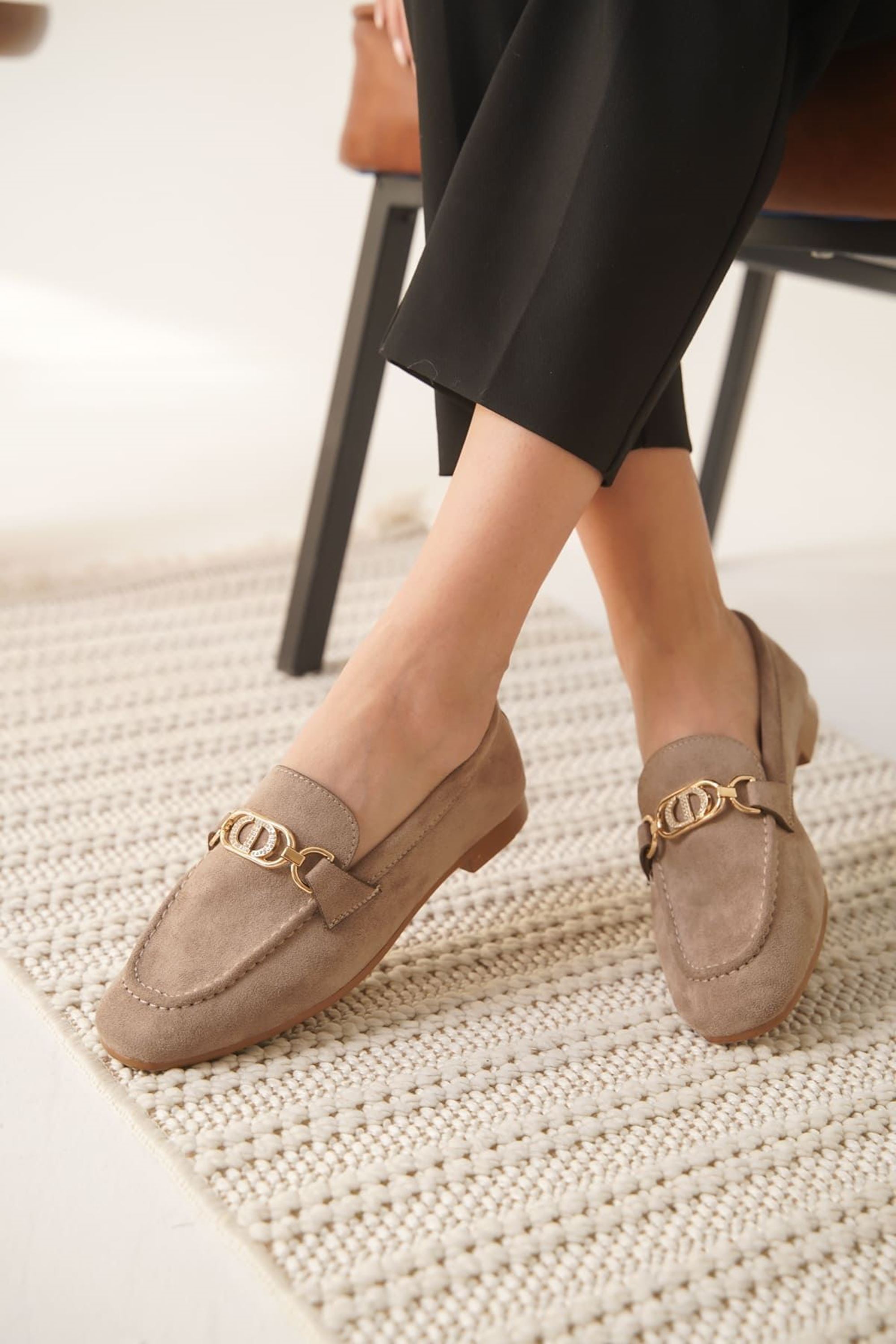 Lurose Kadın Süet Şık Toka Detaylı Günlük Loafer Ayakkabı - Vizon