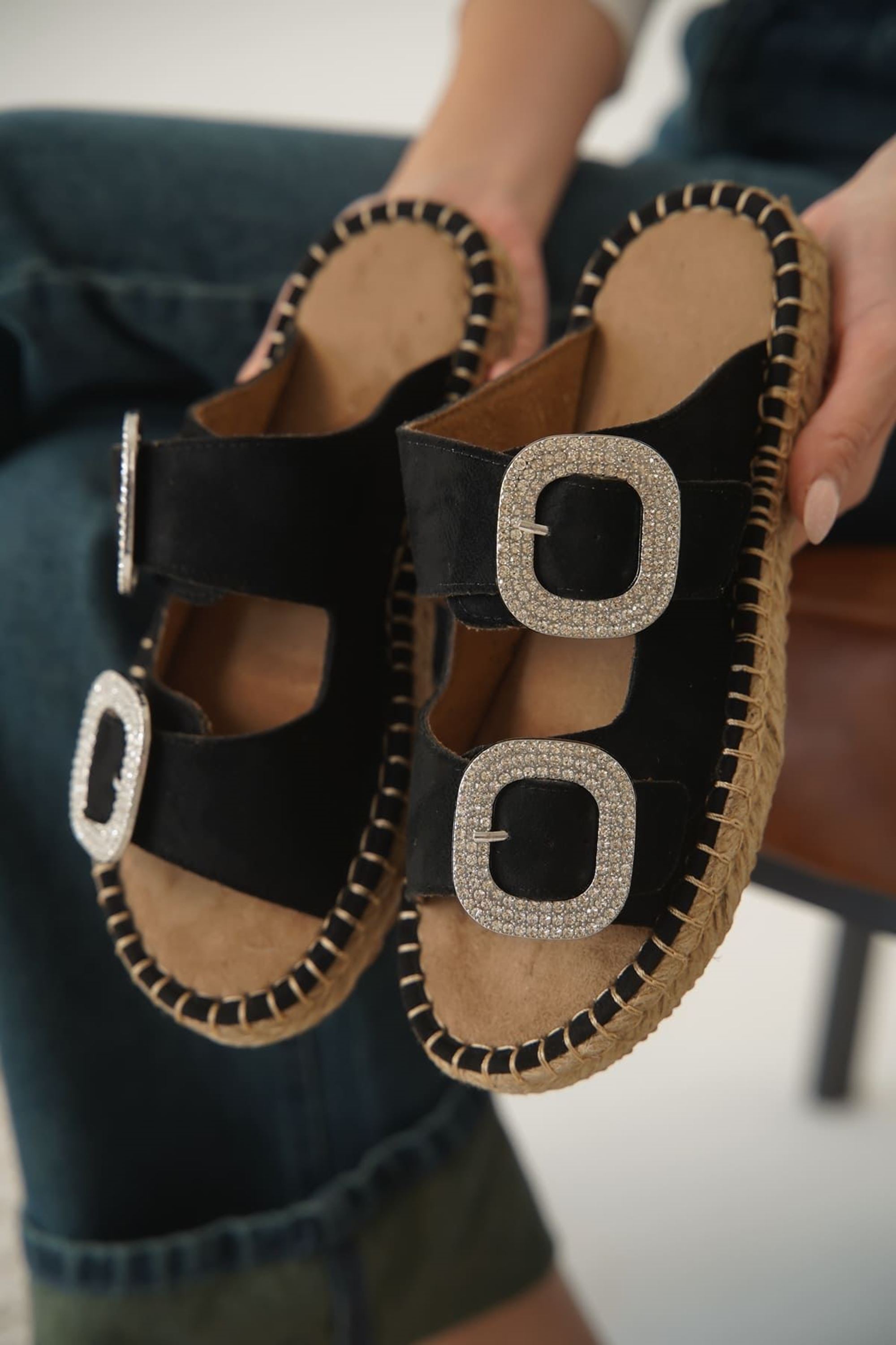 Eazelle Kadın Süet Taş Detaylı Günlük Terlik - Siyah