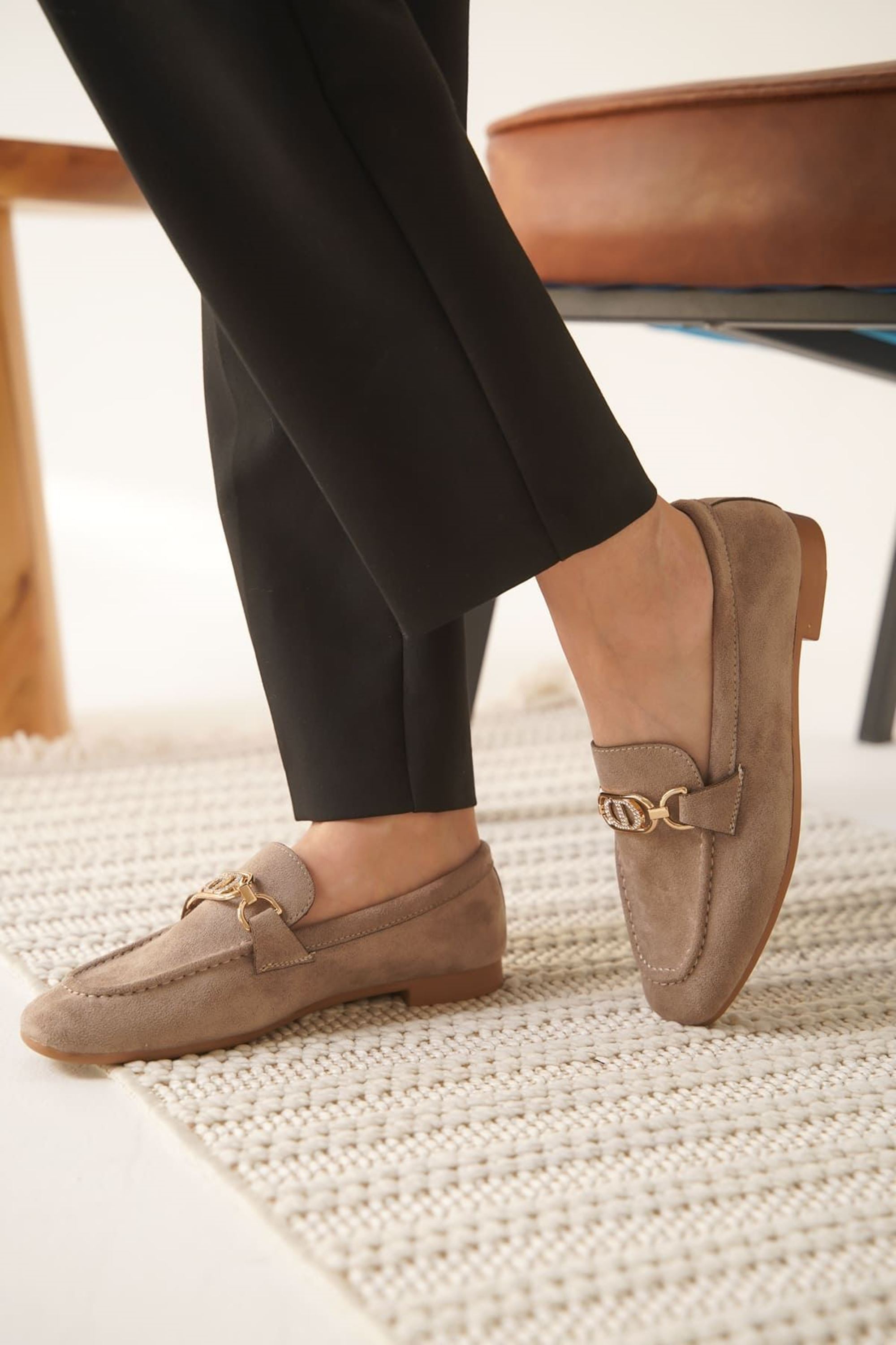 Lurose Kadın Süet Şık Toka Detaylı Günlük Loafer Ayakkabı - Vizon