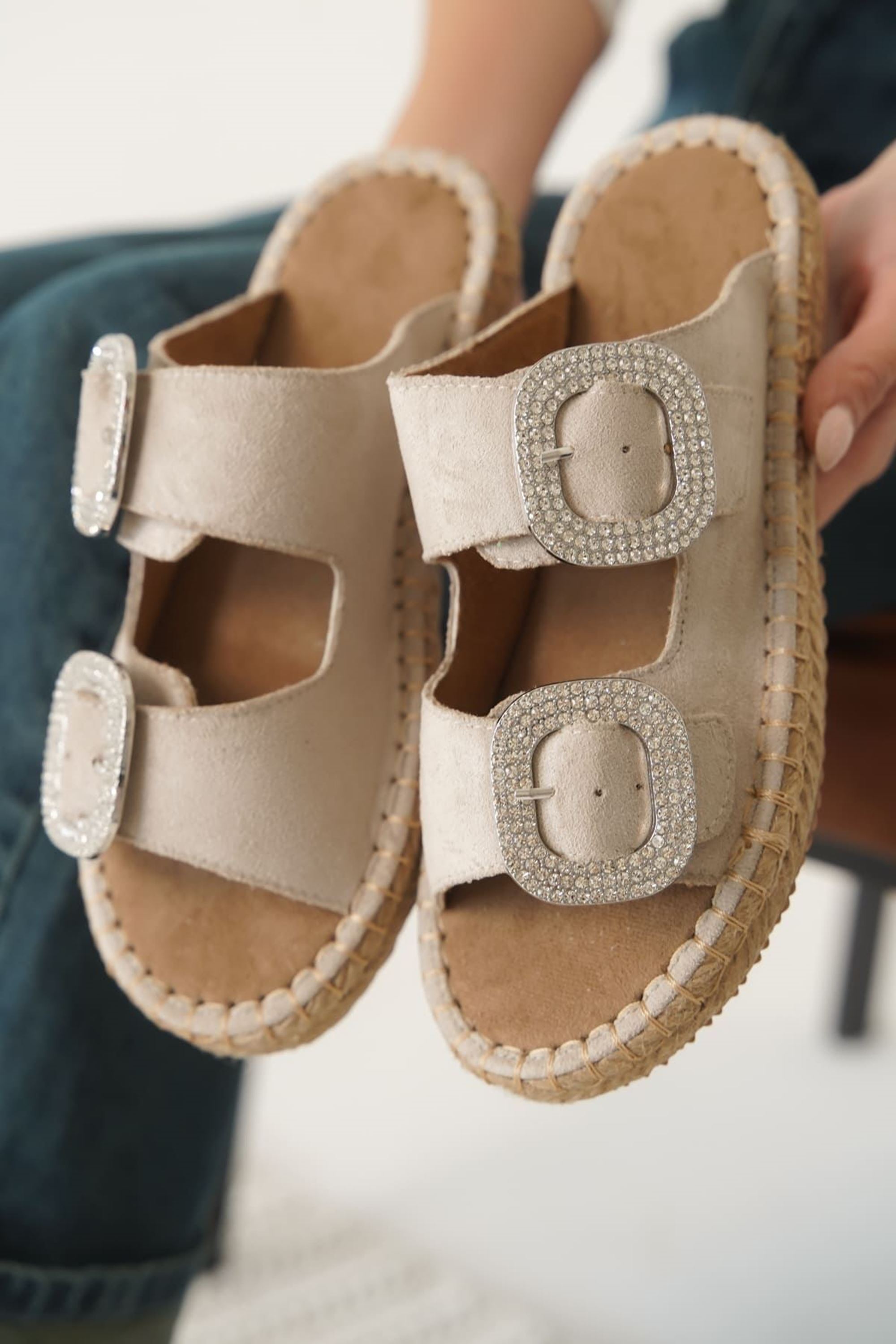 Eazelle Kadın Süet Taş Detaylı Günlük Terlik - Bej