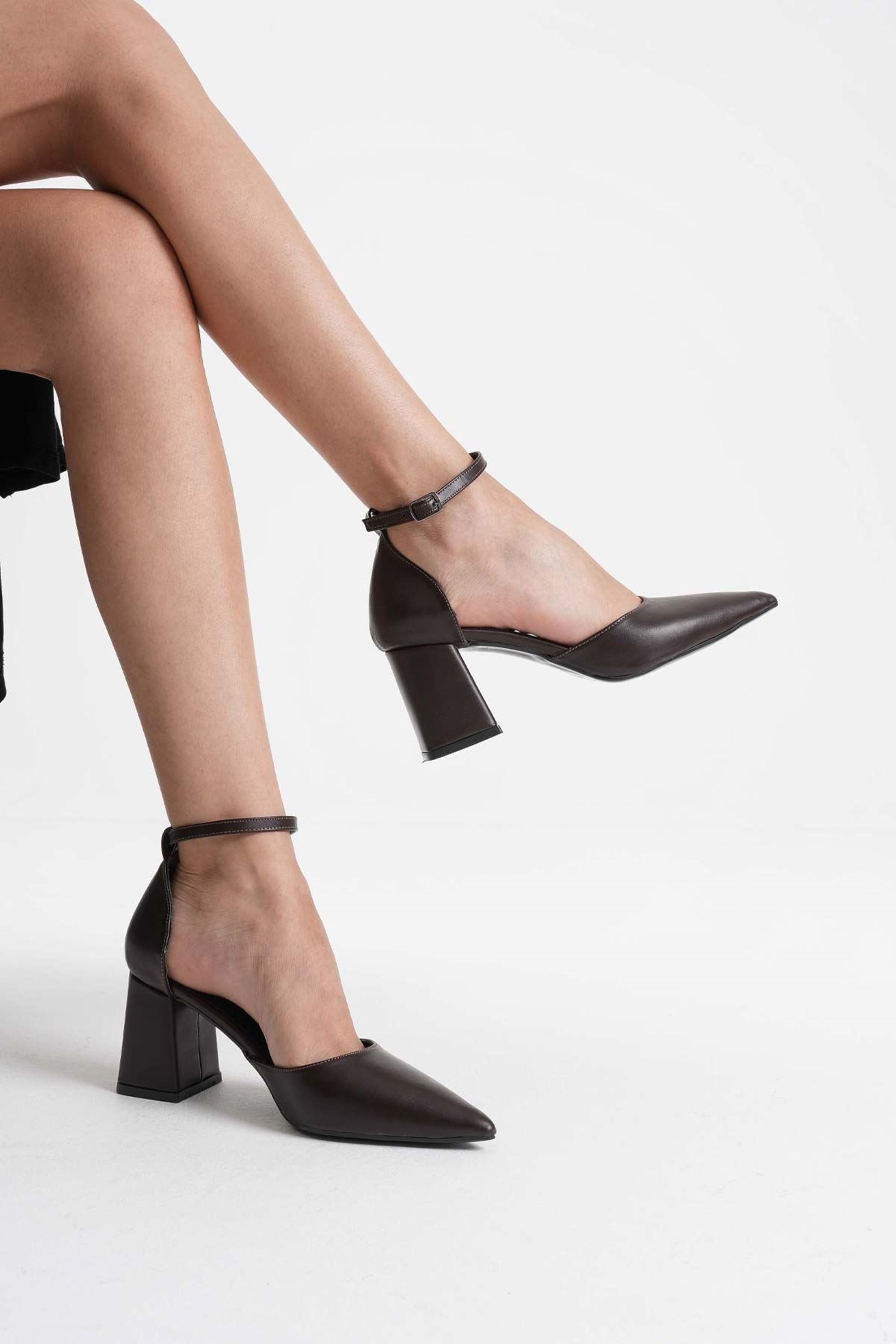 Marisse Kadın Kelepçe Detaylı Kalın Topuklu Ayakkabı - Acı Kahve