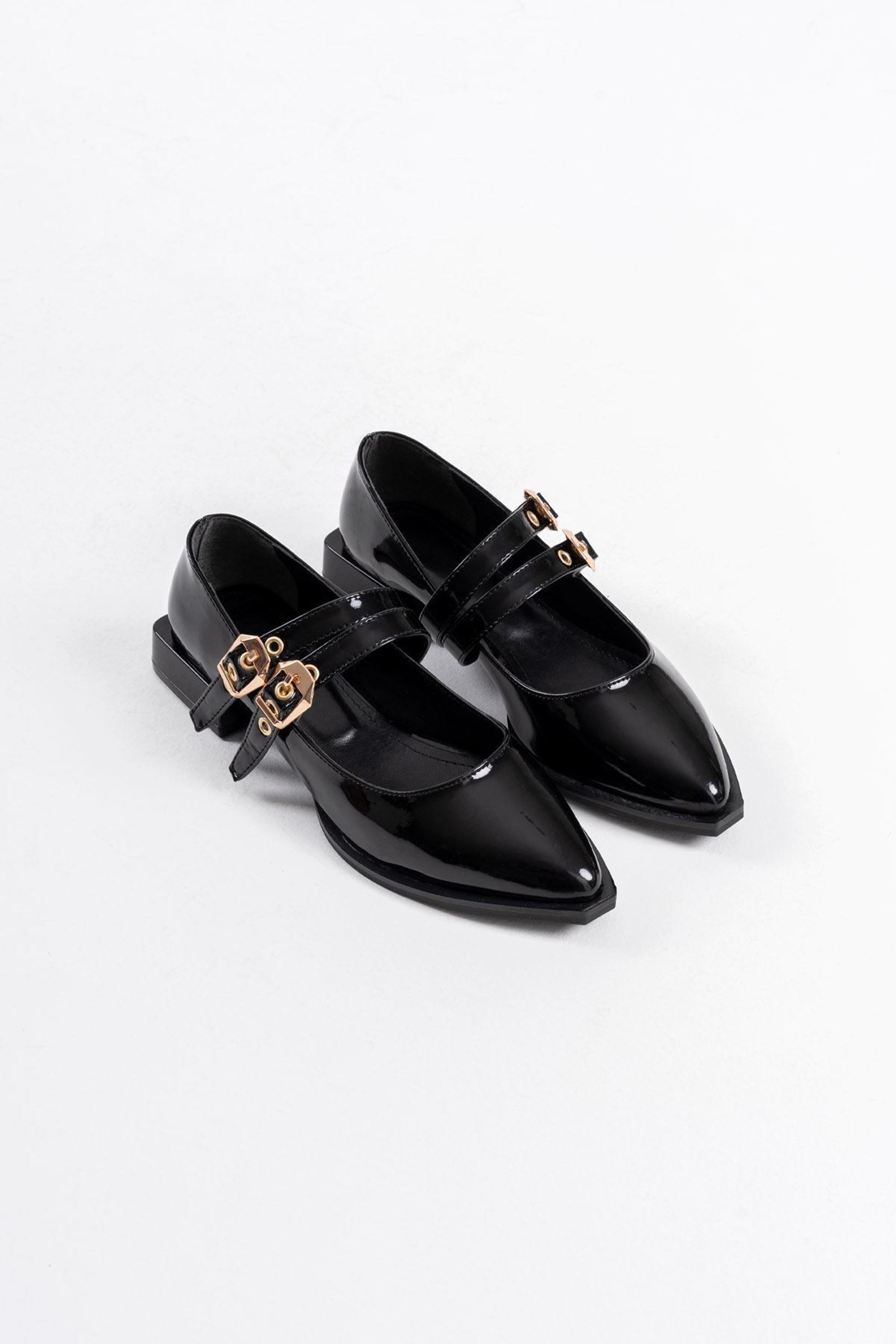 Brivon Kadın Rugan Şık Kemer Detaylı Günlük Topuklu Ayakkabı - Siyah