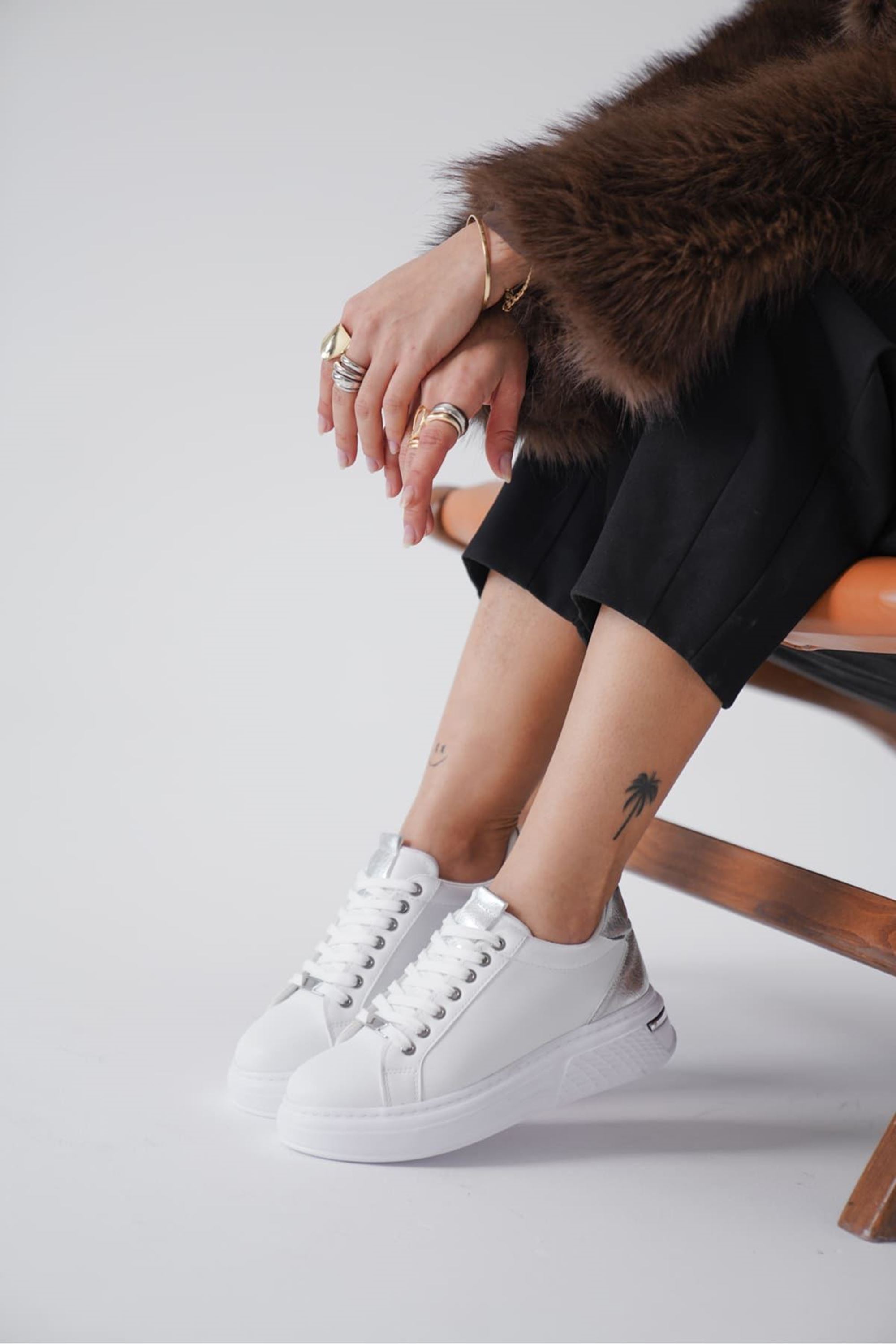 Movix Kadın Gümüş Detaylı Spor Ayakkabı Sneaker - Beyaz