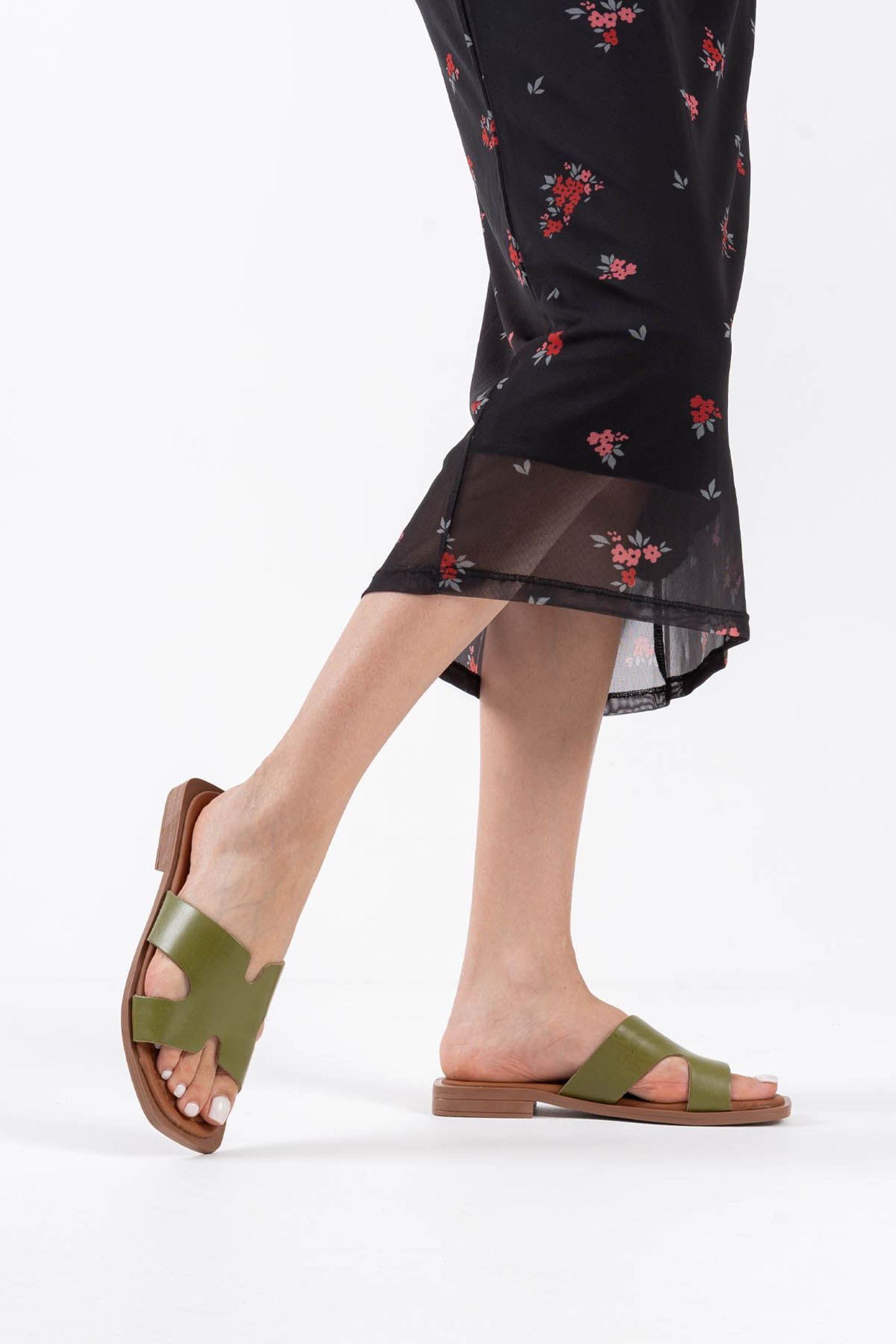 Zeyor Kadın Sade Premium Tasarımlı Hakiki Deri Terlik - Haki Yeşili