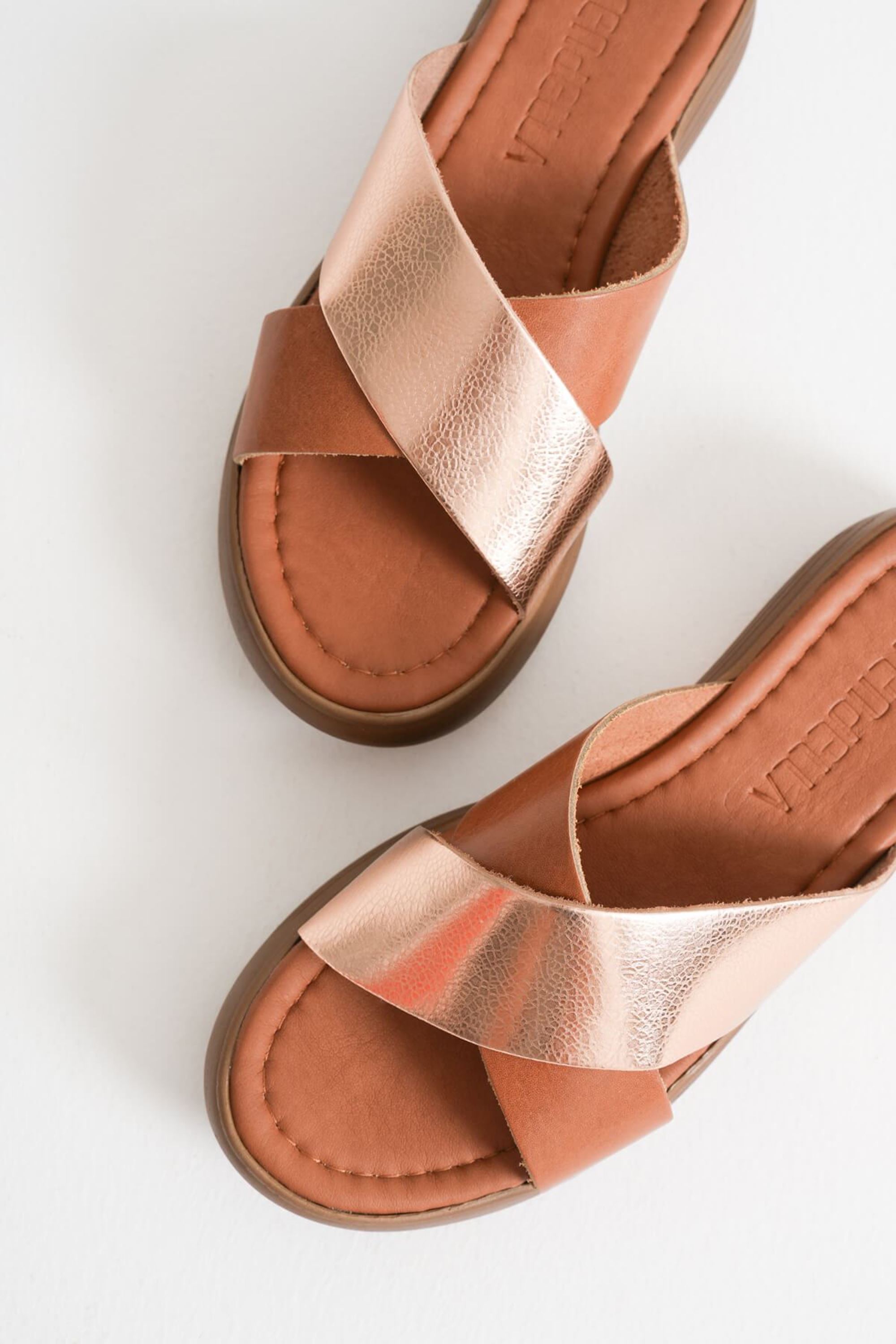 Floare Kadın Düz Hakiki Deri Terlik - Taba/Gold