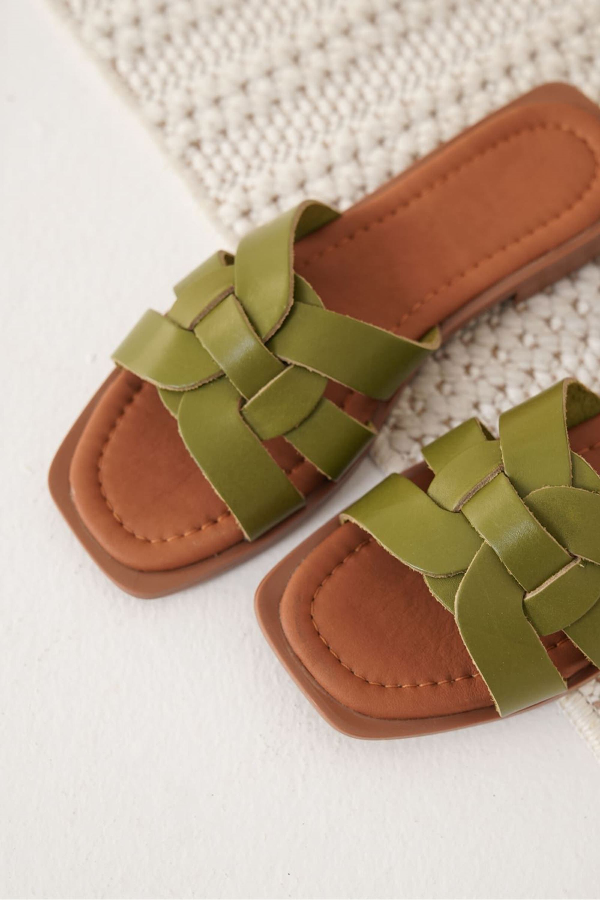 Yessan Kadın Şık Bantlı Hakiki Deri Terlik - Haki Yeşili