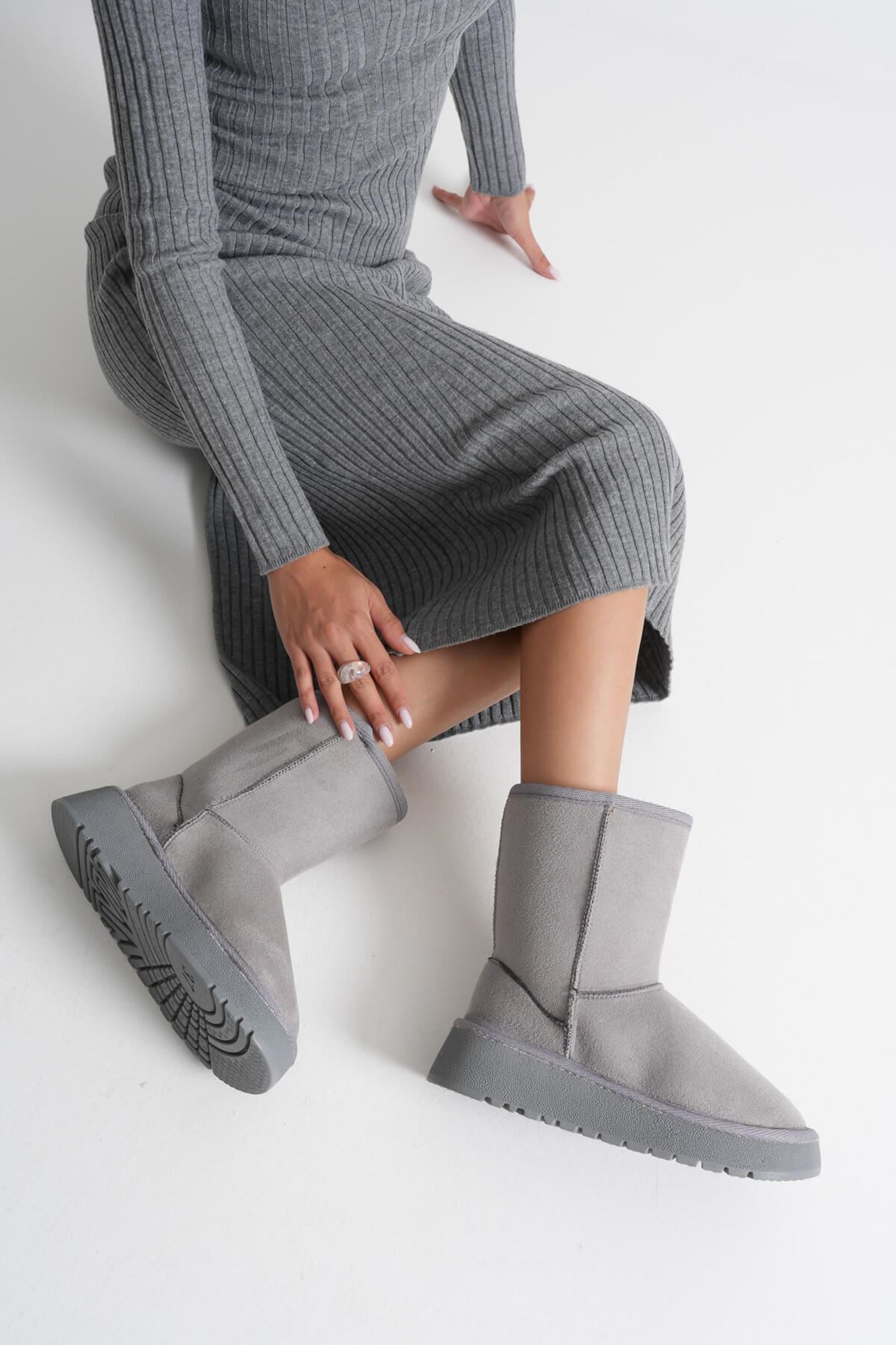 Embrisa Kadın Su Geçirmez Süet Kışlık Kürklü Bot - Gri