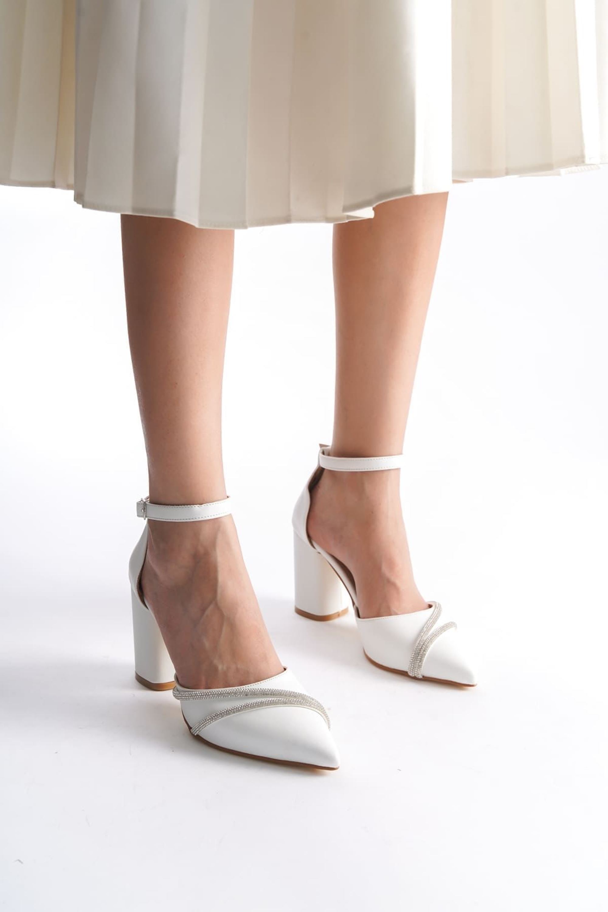 Pery Kadın Beyaz Topuklu Ayakkabı