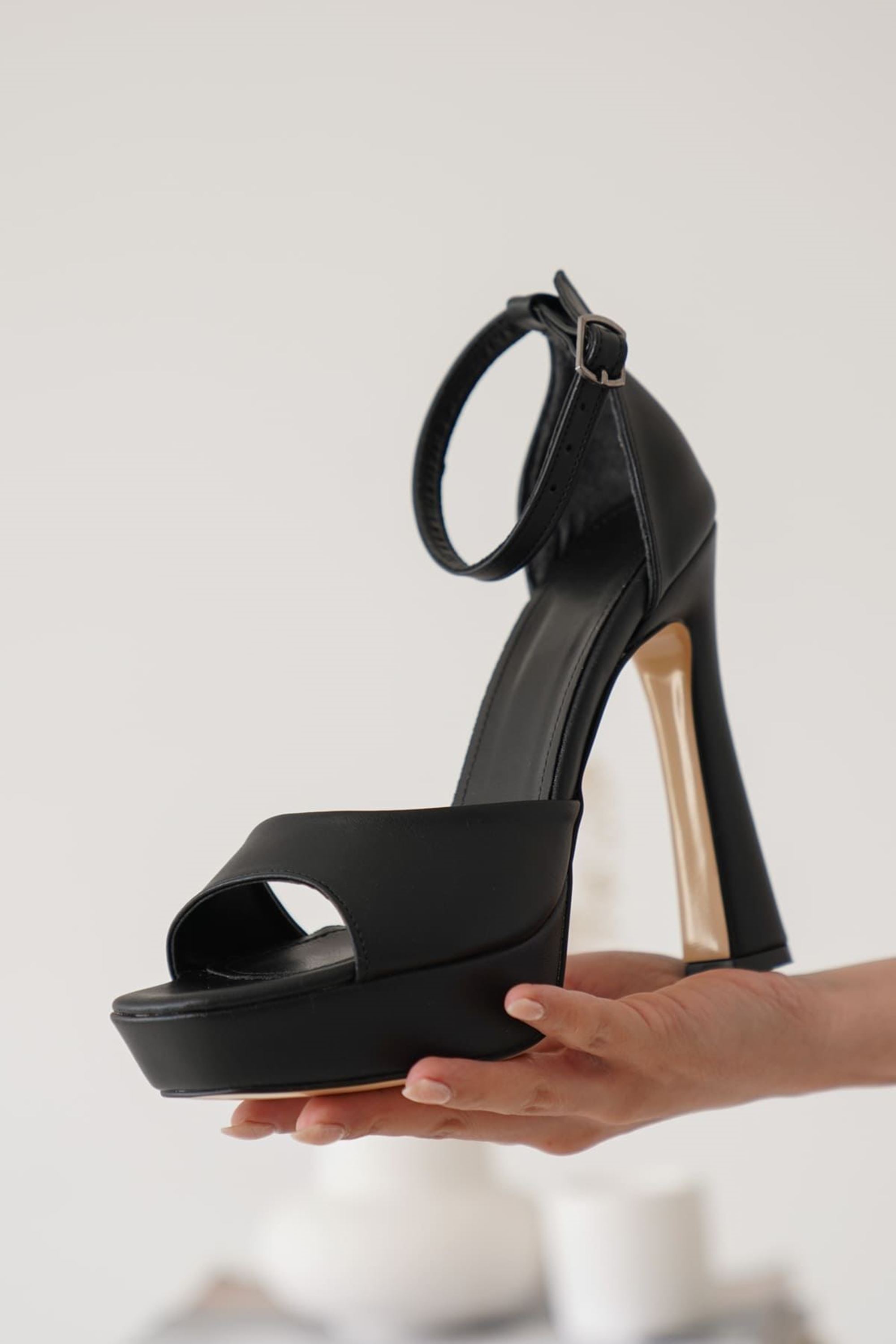 Sage Kadın Siyah Topuklu Ayakkabı