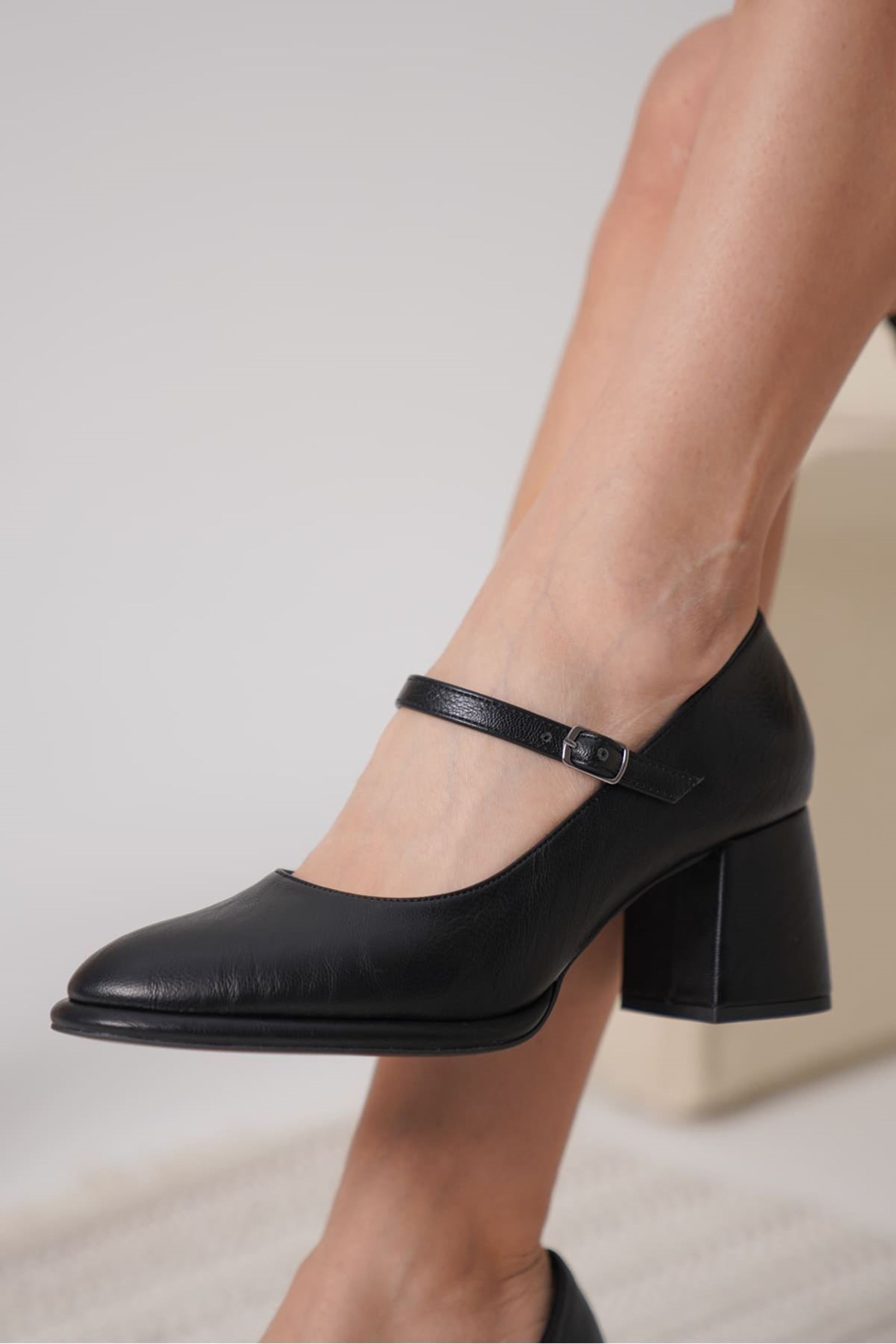 Slay Siyah Cilt Kadın Topuklu Ayakkabı