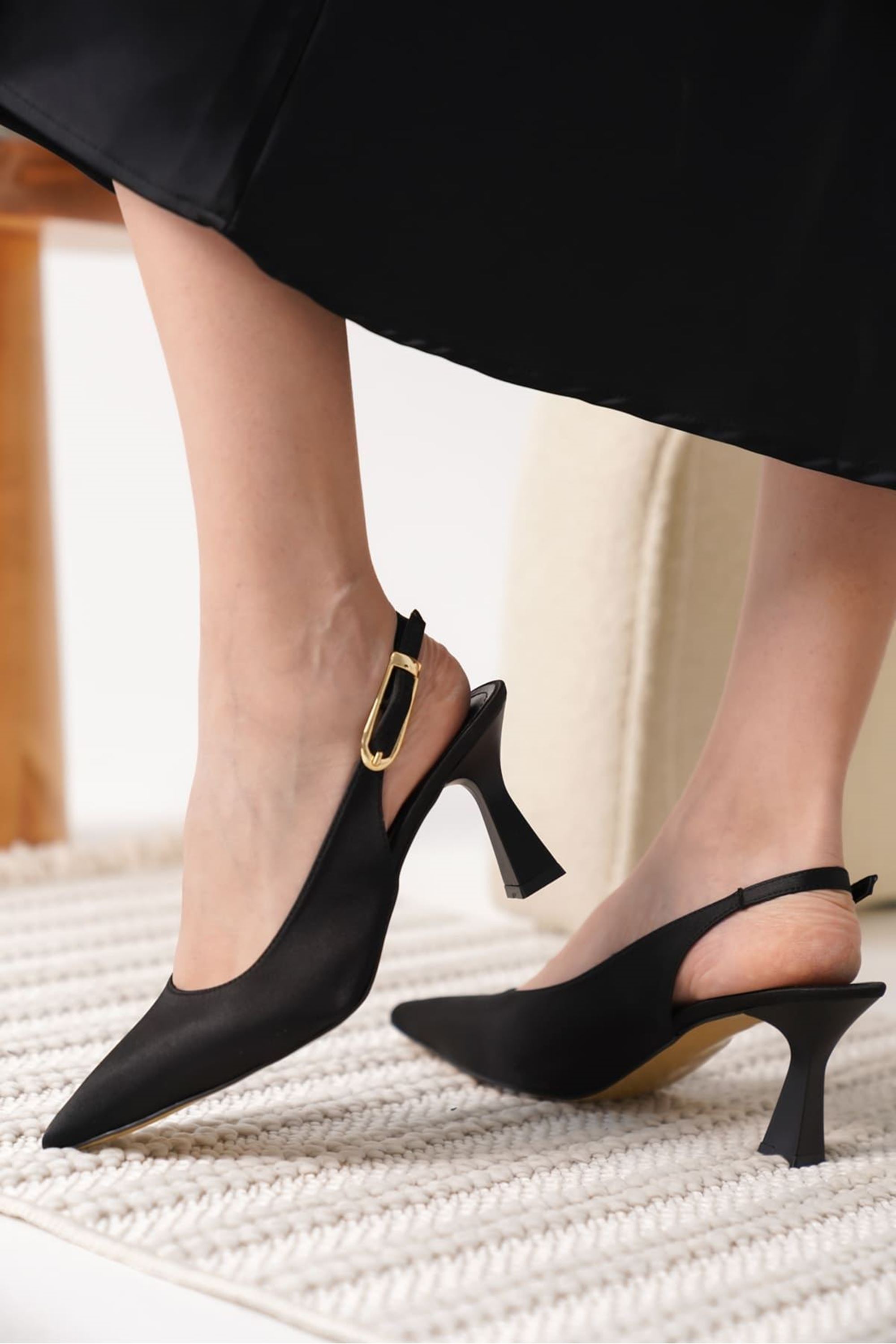 Ophelia Kadın Siyah Saten Topuklu Ayakkabı